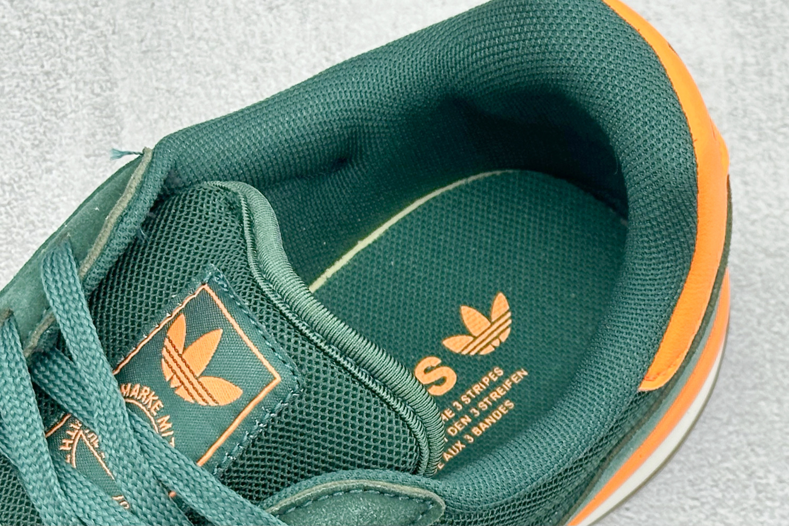 Adidas Originals BerMuda 三叶草复古休闲防滑耐磨低帮板鞋 JQ0885 Adidas Originals BerMuda 三叶草复古休闲防滑耐磨低帮板鞋 JQ0885