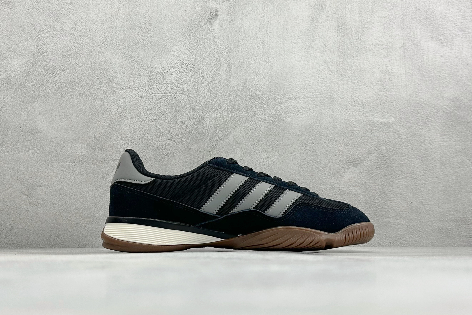 Adidas Originals BerMuda 三叶草复古休闲防滑耐磨低帮板鞋 JQ0886 Adidas Originals BerMuda 三叶草复古休闲防滑耐磨低帮板鞋 JQ0886