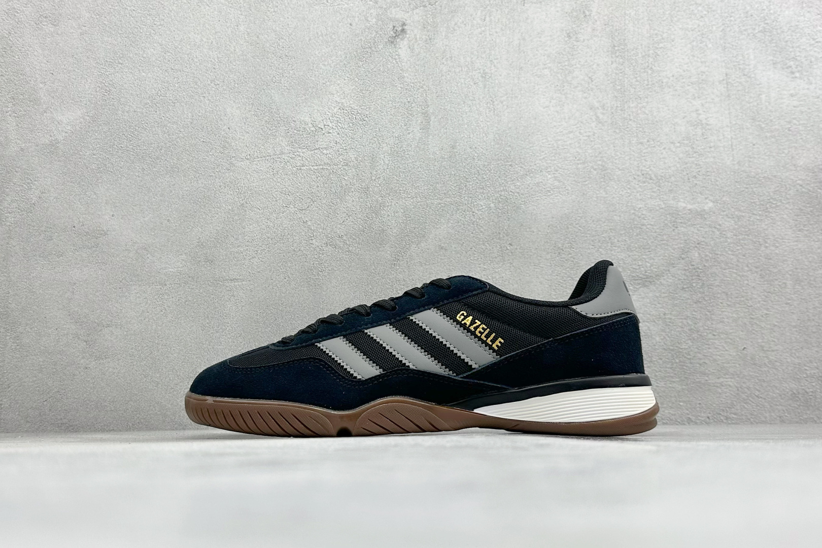 Adidas Originals BerMuda 三叶草复古休闲防滑耐磨低帮板鞋 JQ0886 Adidas Originals BerMuda 三叶草复古休闲防滑耐磨低帮板鞋 JQ0886