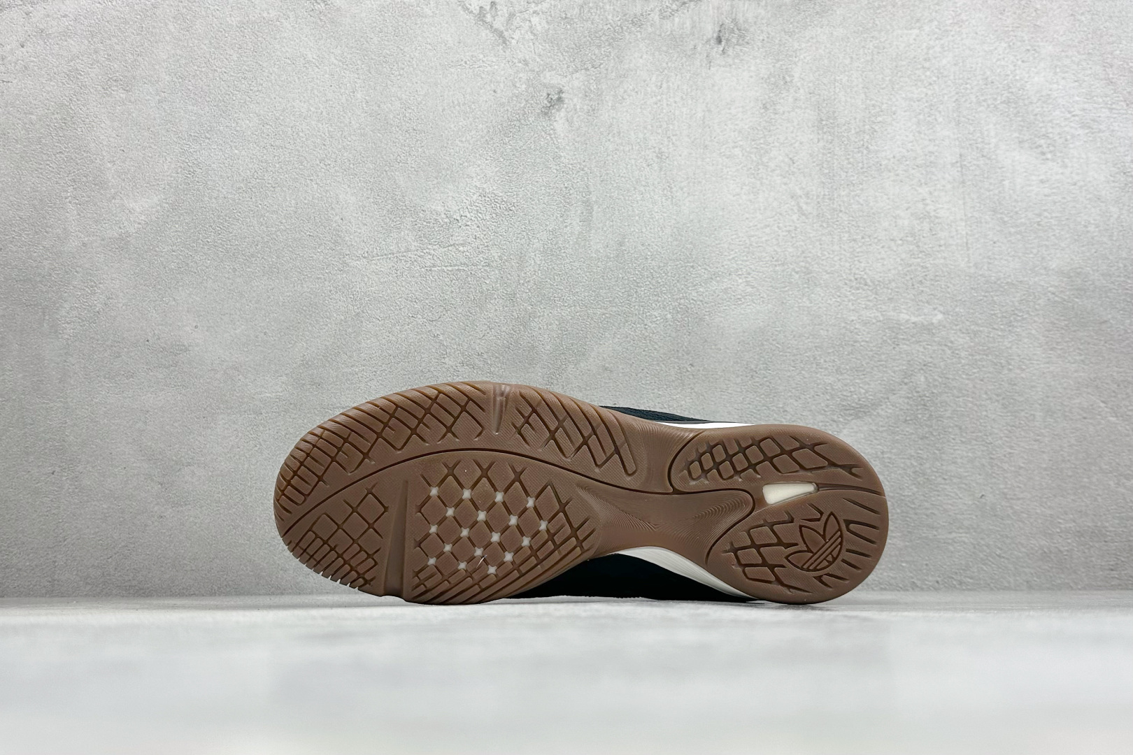 Adidas Originals BerMuda 三叶草复古休闲防滑耐磨低帮板鞋 JQ0886 Adidas Originals BerMuda 三叶草复古休闲防滑耐磨低帮板鞋 JQ0886