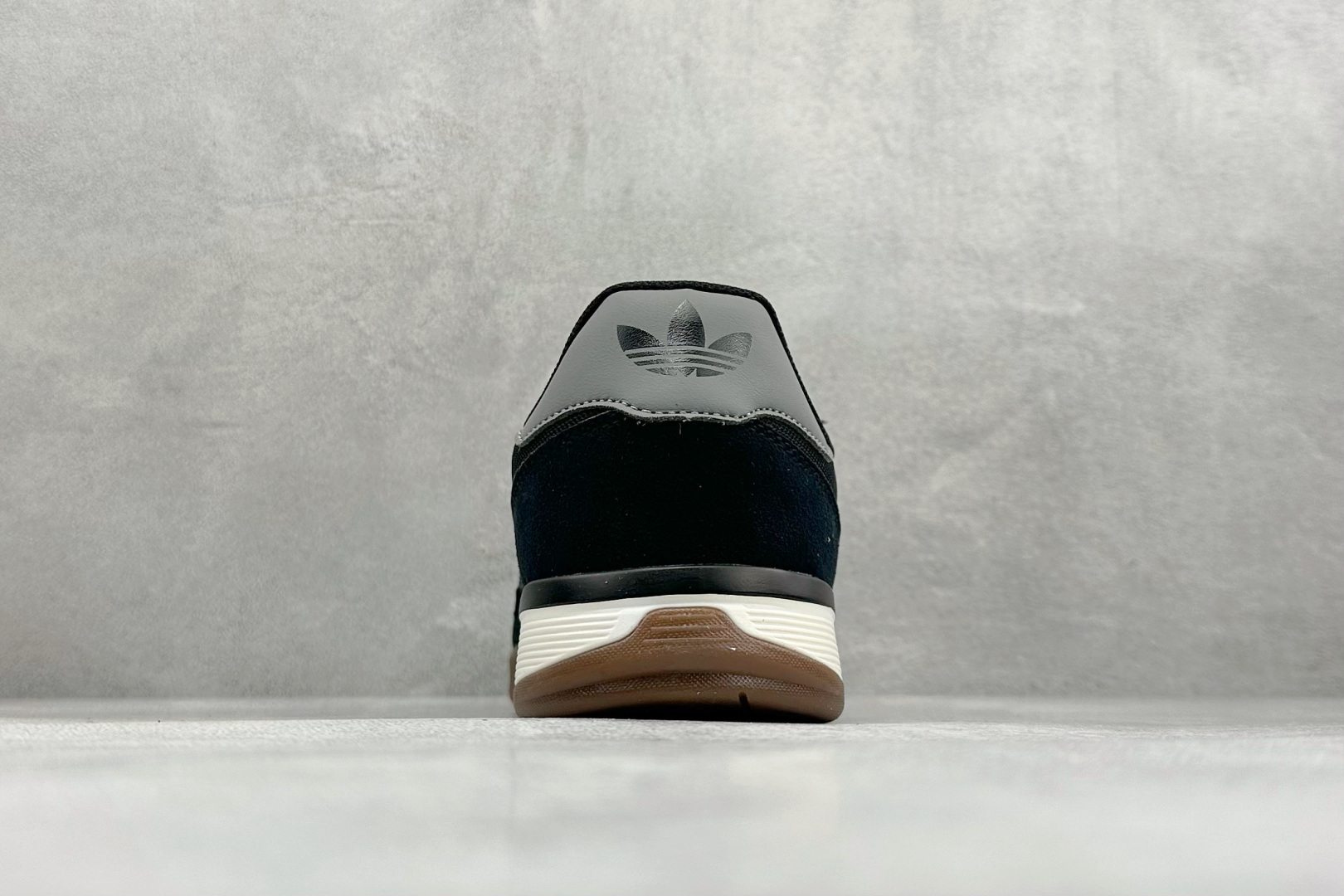 Adidas Originals BerMuda 三叶草复古休闲防滑耐磨低帮板鞋 JQ0886 Adidas Originals BerMuda 三叶草复古休闲防滑耐磨低帮板鞋 JQ0886