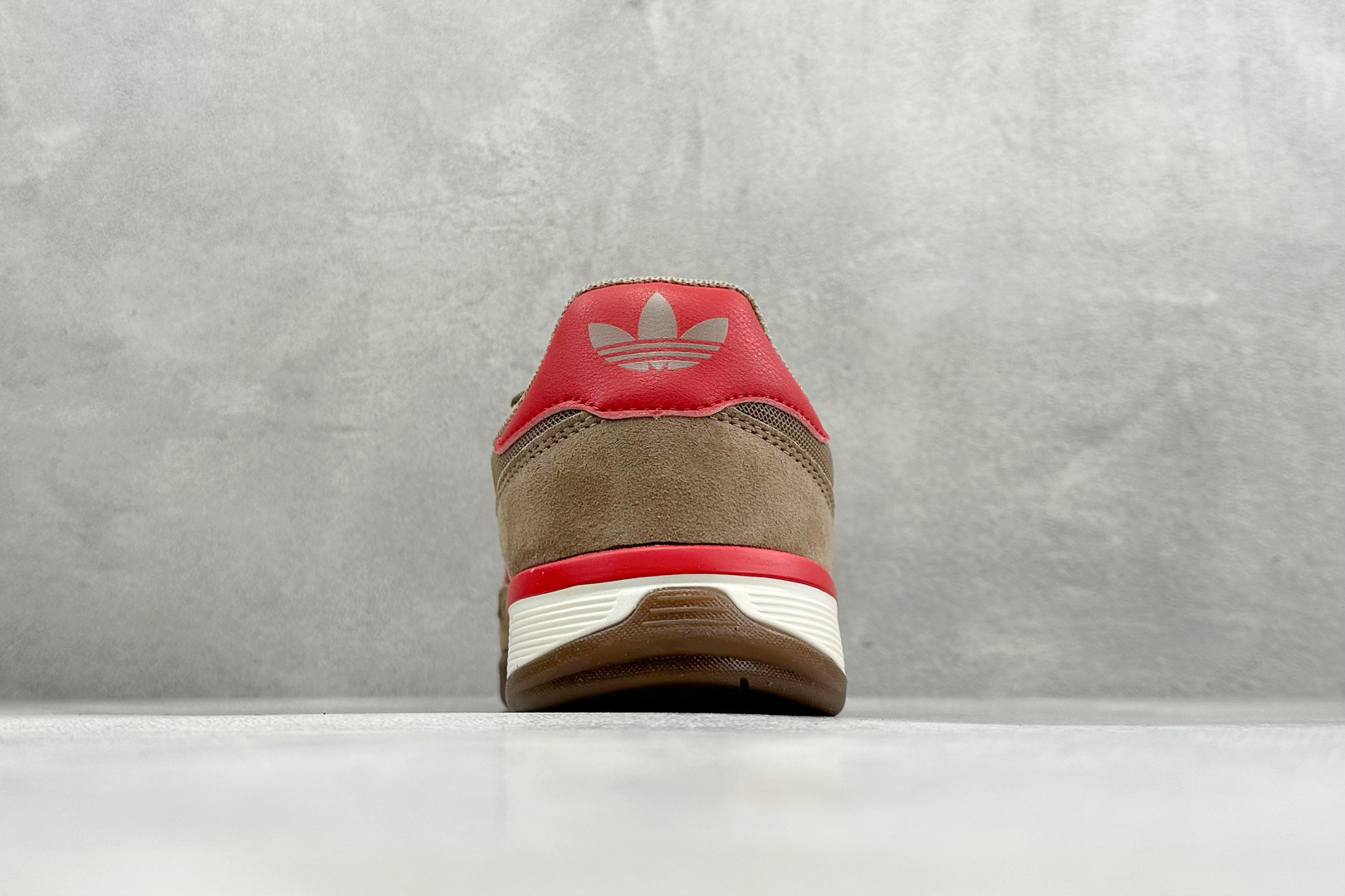Adidas Originals BerMuda 三叶草复古休闲防滑耐磨低帮板鞋 JR8375