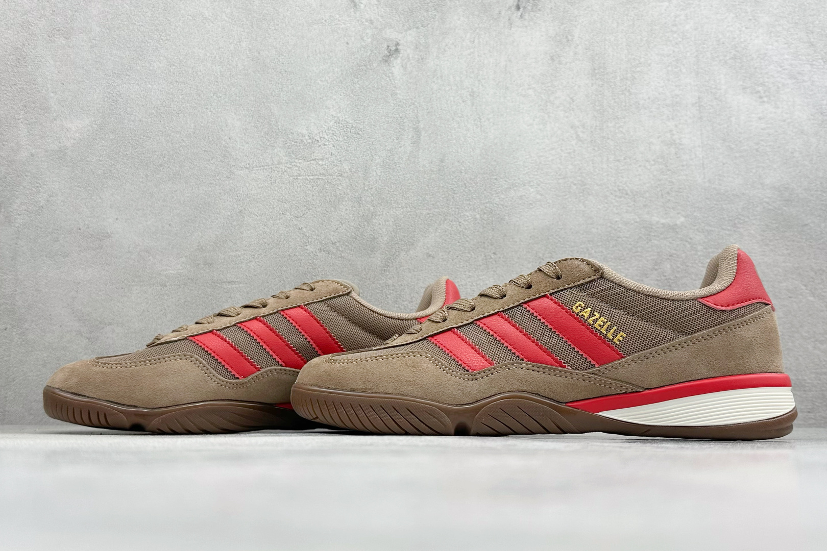 Adidas Originals BerMuda 三叶草复古休闲防滑耐磨低帮板鞋 JR8375
