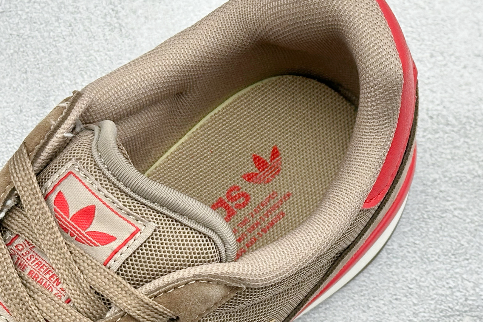 Adidas Originals BerMuda 三叶草复古休闲防滑耐磨低帮板鞋 JR8375