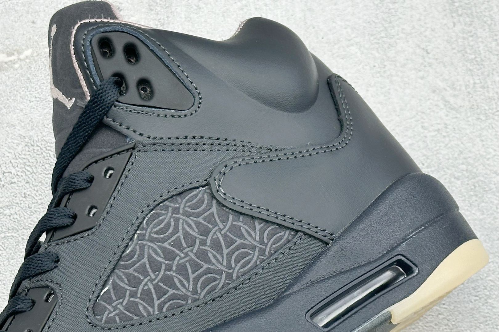 AD版Air Jordan 5 Retro 中帮复古篮球鞋 HQ3004-001 AD版Air Jordan 5 Retro 中帮复古篮球鞋 HQ3004-001