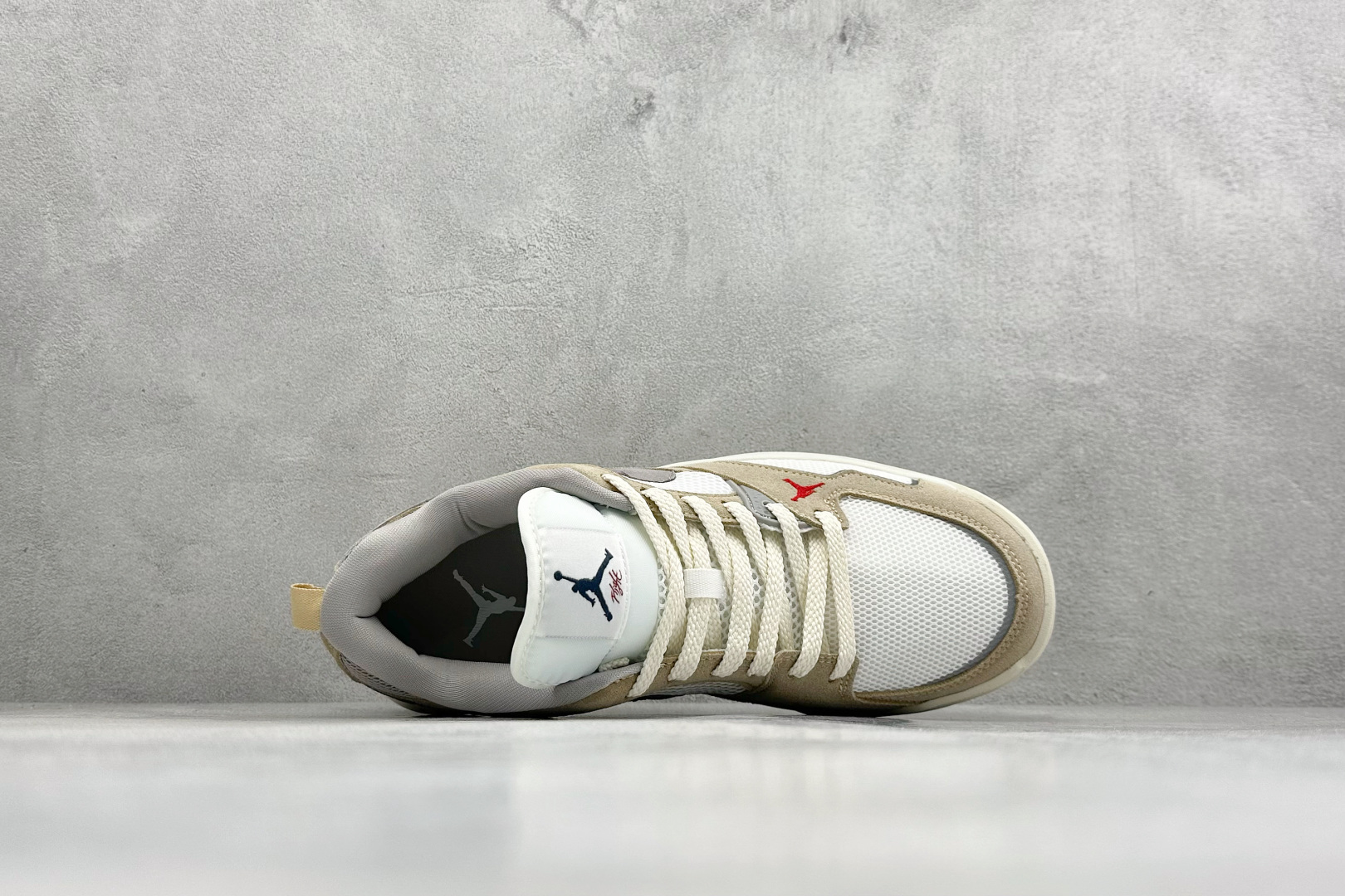 AD版Jordan CMFT ERA 舒适简约低帮运动板鞋 鞋面大面积的网眼透气性拉满 中底的大面积泡棉超级舒适 HJ6777-102 AD版Jordan CMFT ERA 舒适简约低帮运动板鞋 鞋面大面积的网眼透气性拉满 中底的大面积泡棉超级舒适 HJ6777-102