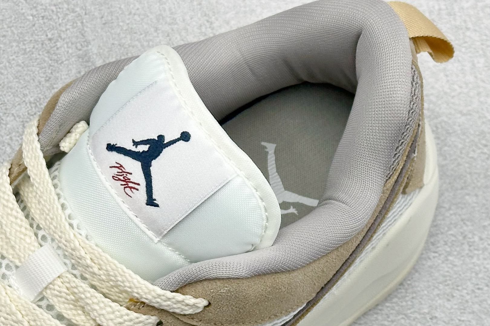 AD版Jordan CMFT ERA 舒适简约低帮运动板鞋 鞋面大面积的网眼透气性拉满 中底的大面积泡棉超级舒适 HJ6777-102 AD版Jordan CMFT ERA 舒适简约低帮运动板鞋 鞋面大面积的网眼透气性拉满 中底的大面积泡棉超级舒适 HJ6777-102