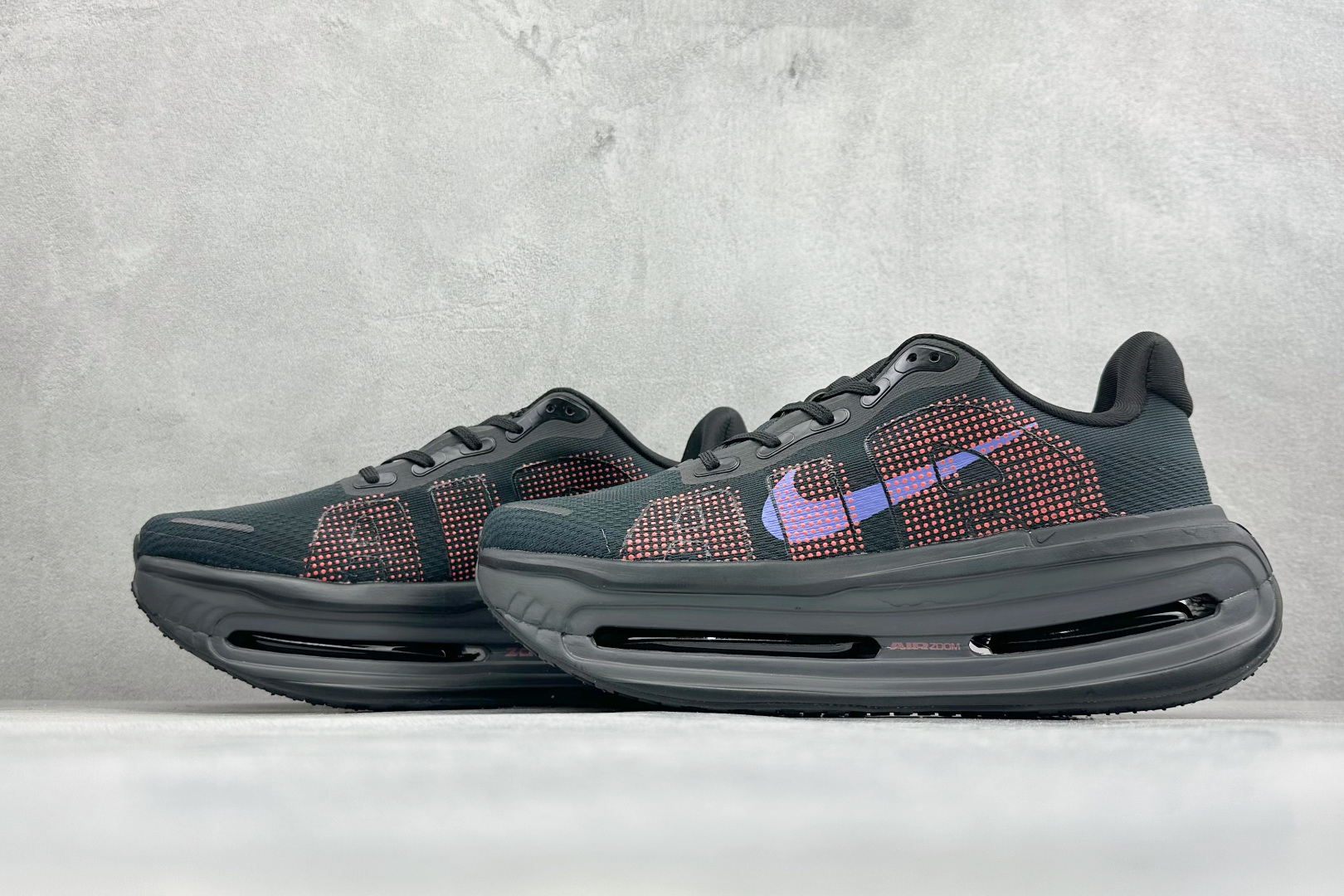 GS版Nike VOMERO PREMIUM 耐克 舒适减震防滑 低帮跑步鞋 全掌ReactX泡绵中底 HM5973-002 GS版Nike VOMERO PREMIUM 耐克 舒适减震防滑 低帮跑步鞋 全掌ReactX泡绵中底 HM5973-002