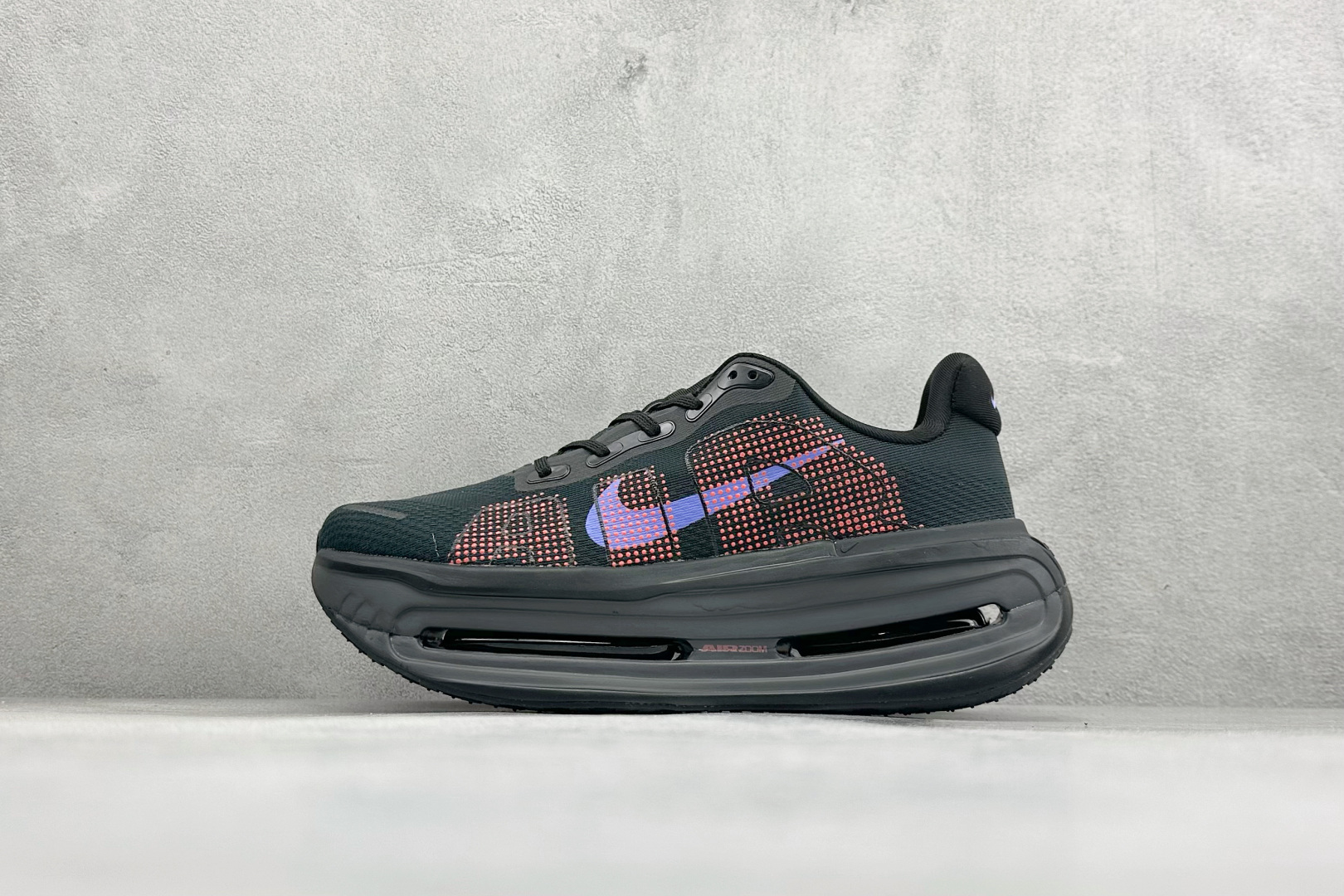GS版Nike VOMERO PREMIUM 耐克 舒适减震防滑 低帮跑步鞋 全掌ReactX泡绵中底 HM5973-002 GS版Nike VOMERO PREMIUM 耐克 舒适减震防滑 低帮跑步鞋 全掌ReactX泡绵中底 HM5973-002
