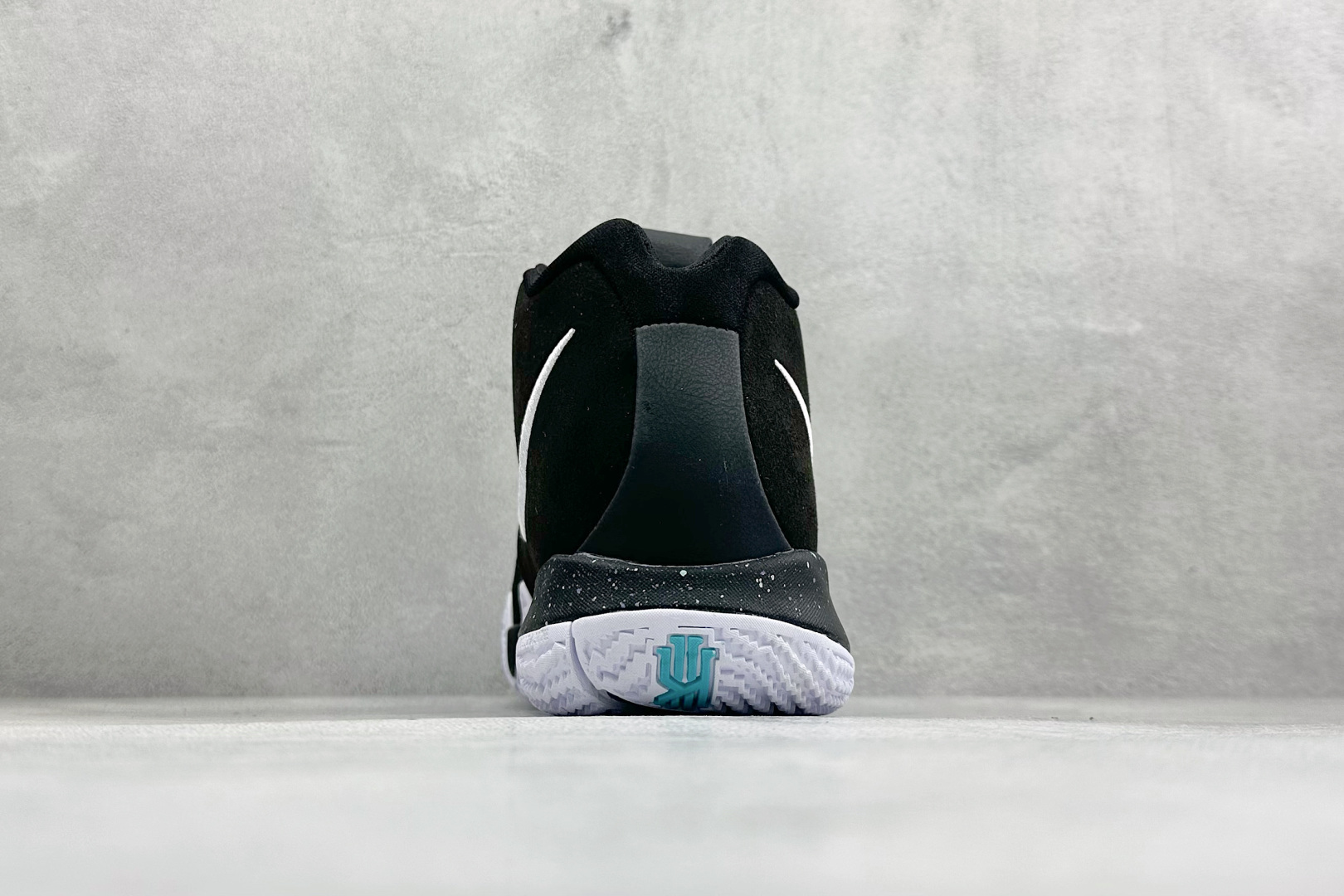 DG版Nike Kyrie 欧文4 EP 黑白 943807-002 DG版Nike Kyrie 欧文4 EP 黑白 943807-002