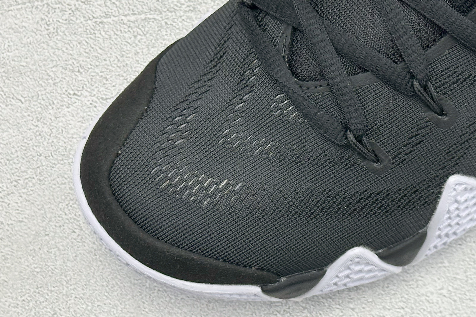 DG版Nike Kyrie 欧文4 EP 黑白 943807-002 DG版Nike Kyrie 欧文4 EP 黑白 943807-002