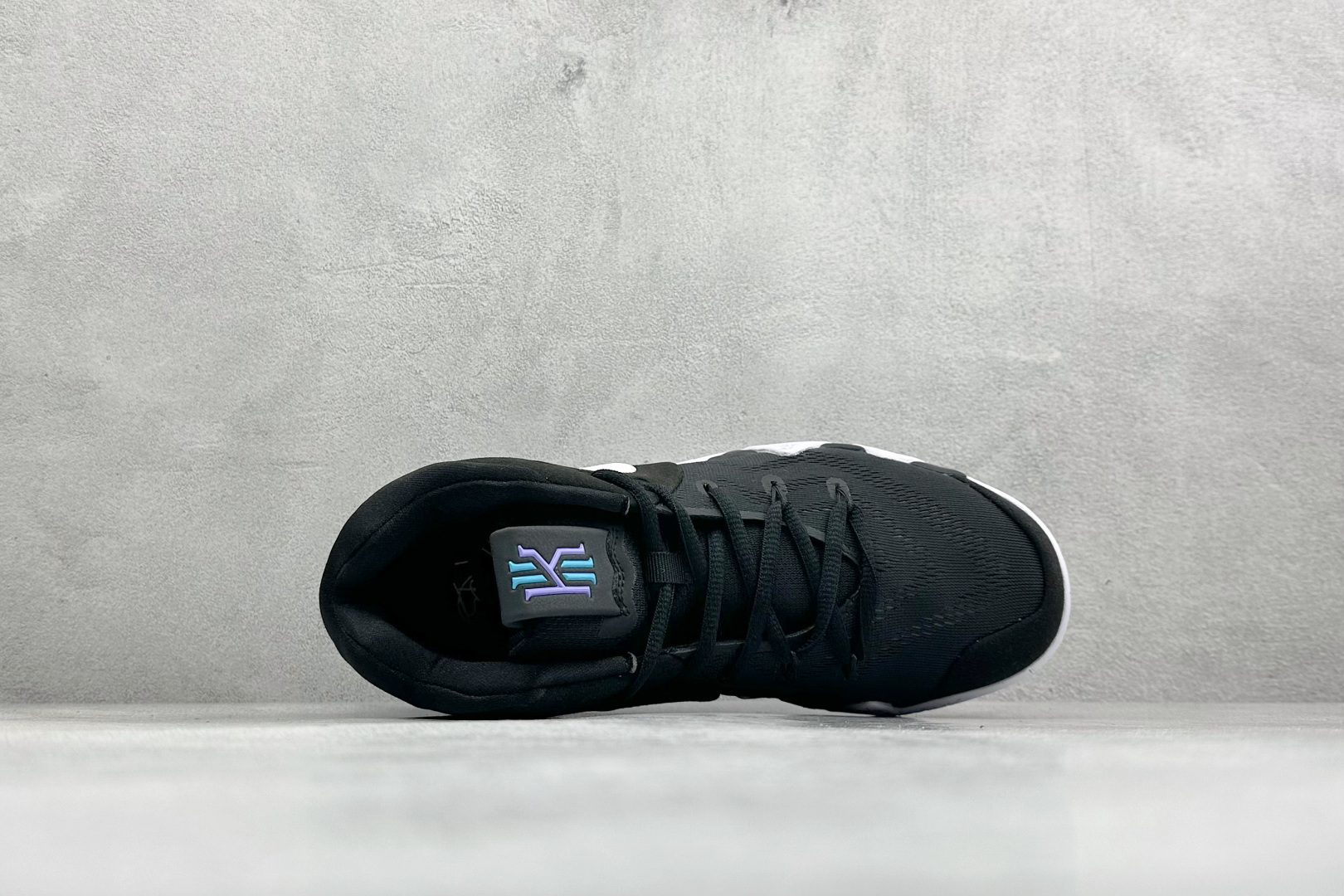 DG版Nike Kyrie 欧文4 EP 黑白 943807-002 DG版Nike Kyrie 欧文4 EP 黑白 943807-002