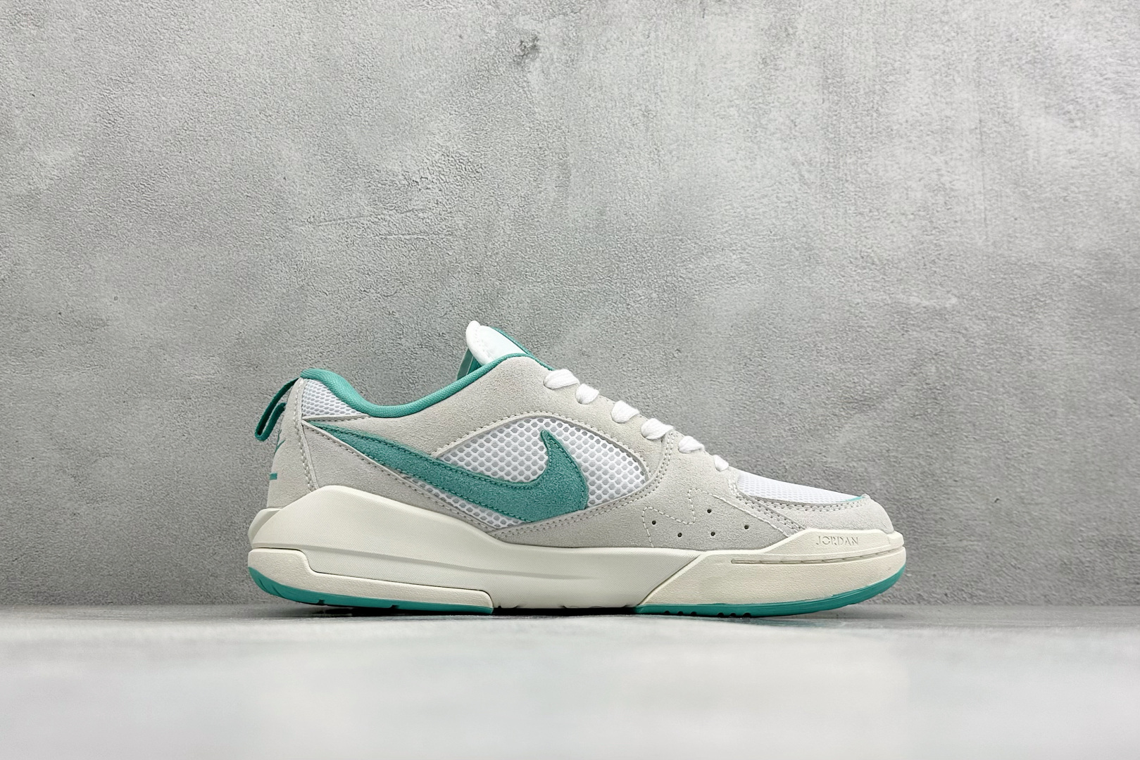 190 AD版Jordan CMFT ERA 舒适简约低帮运动板鞋 鞋面大面积的网眼透气性拉满 中底的大面积泡棉超级舒适 HJ6778-113