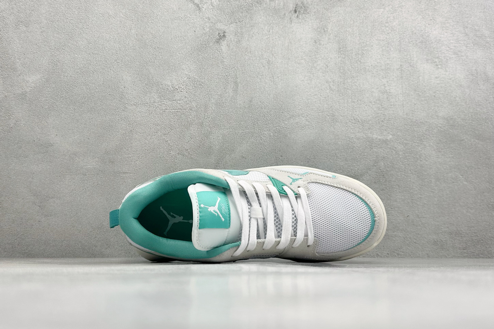 190 AD版Jordan CMFT ERA 舒适简约低帮运动板鞋 鞋面大面积的网眼透气性拉满 中底的大面积泡棉超级舒适 HJ6778-113