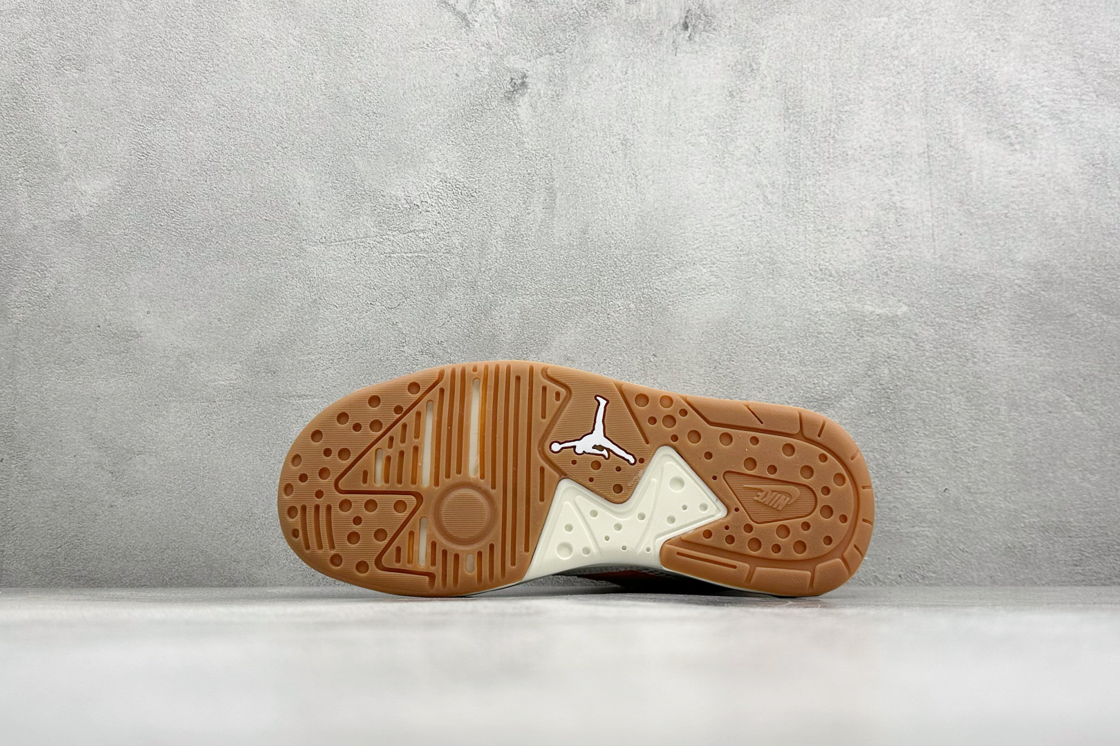 190 AD版Jordan CMFT ERA 舒适简约低帮运动板鞋 鞋面大面积的网眼透气性拉满 中底的大面积泡棉超级舒适 HJ6778-108-Chinese UA Cheap High Quatity Brand Clothes Bags handbags Sneakers wholesale wholesaler seller from China Factory suppliers Fashion Clothing Shoes best Quality Beautiful Price 190 AD版Jordan CMFT ERA 舒适简约低帮运动板鞋 鞋面大面积的网眼透气性拉满 中底的大面积泡棉超级舒适 HJ6778-108