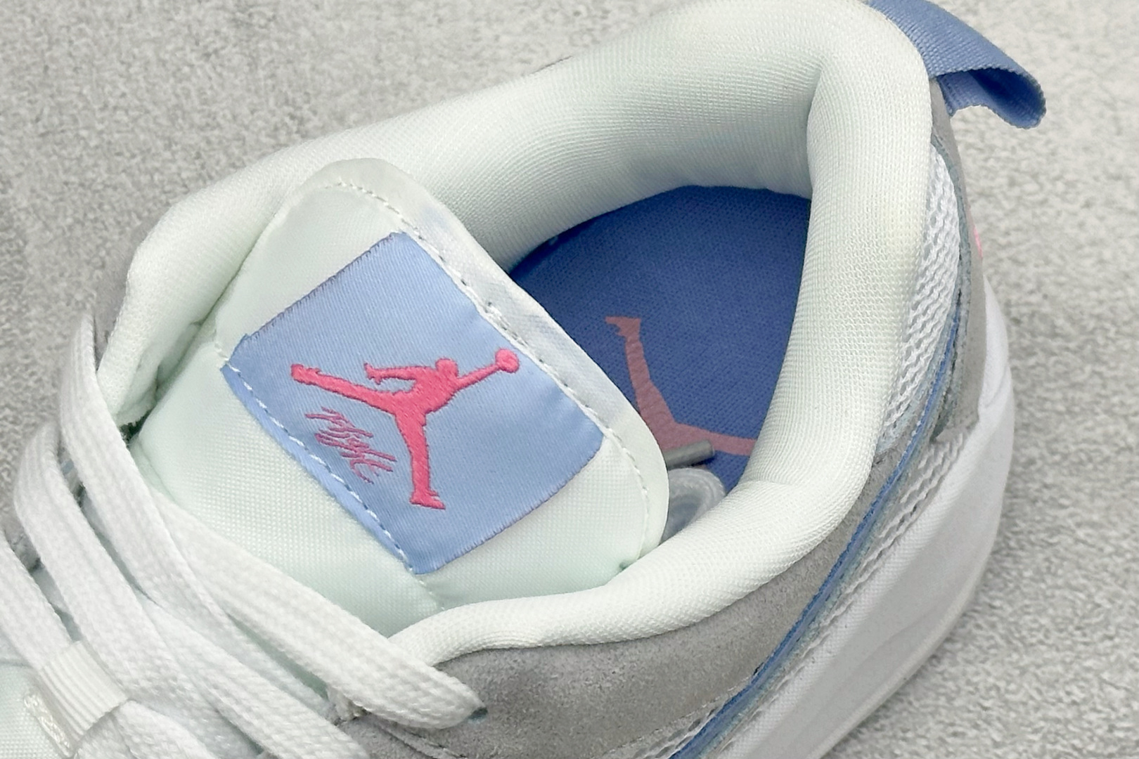 AD版Jordan CMFT ERA 舒适简约低帮运动板鞋 鞋面大面积的网眼透气性拉满 中底的大面积泡棉超级舒适 HJ6777-140