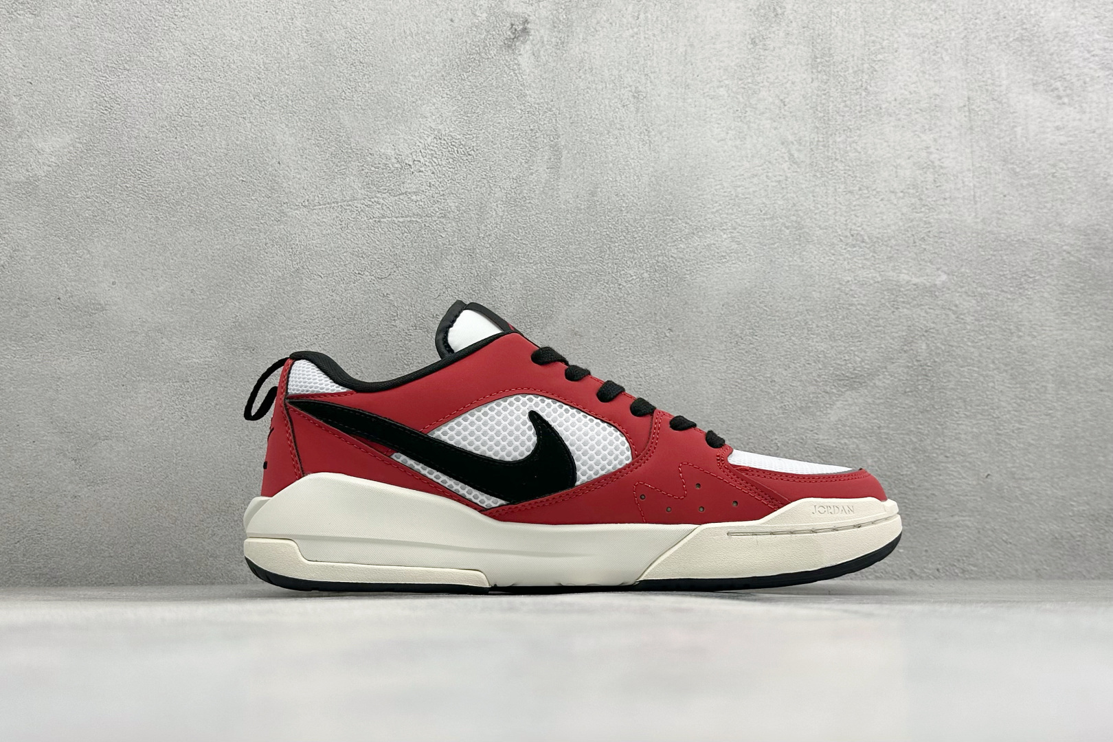 AD版Jordan CMFT ERA 舒适简约低帮运动板鞋 鞋面大面积的网眼透气性拉满 中底的大面积泡棉超级舒适 HJ6777-106