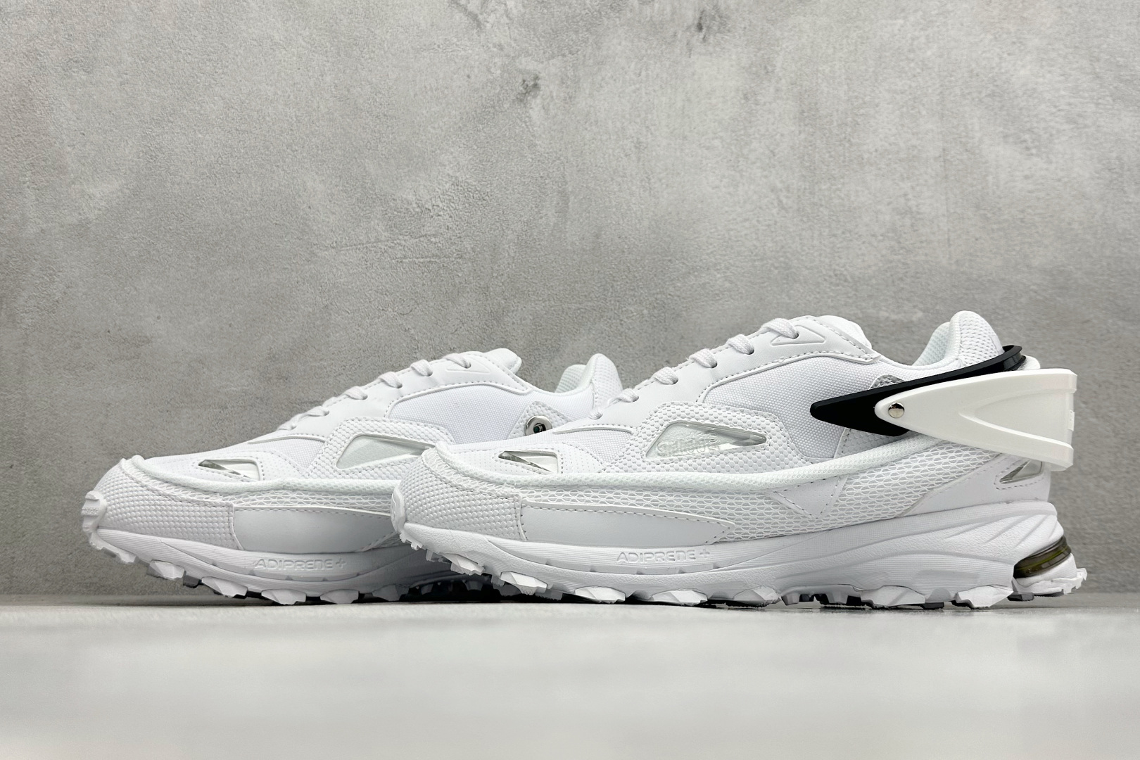 250 Raf Simons Response Trail 舒适百搭低帮生活休闲鞋 B24110