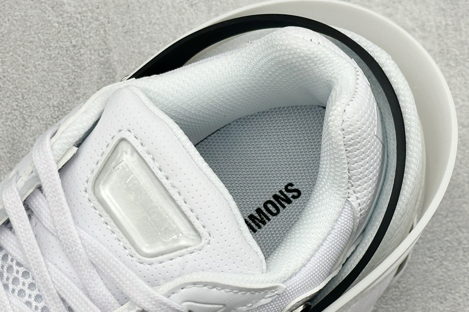 250 Raf Simons Response Trail 舒适百搭低帮生活休闲鞋 B24110