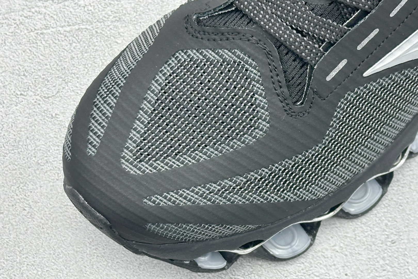 250 Mizuno美津浓15 缓震支撑轻量响应透气舒适防滑耐磨跑步鞋 J1GC26