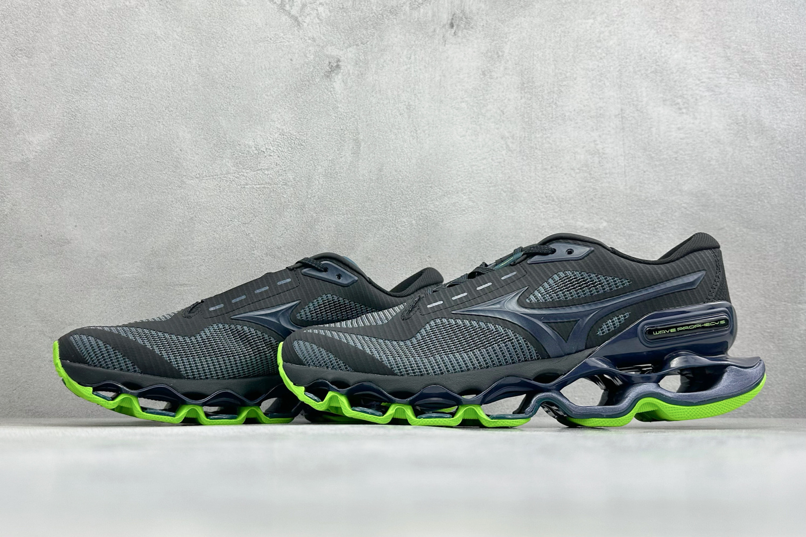 250 Mizuno美津浓15 缓震支撑轻量响应透气舒适防滑耐磨跑步鞋 J1GC26