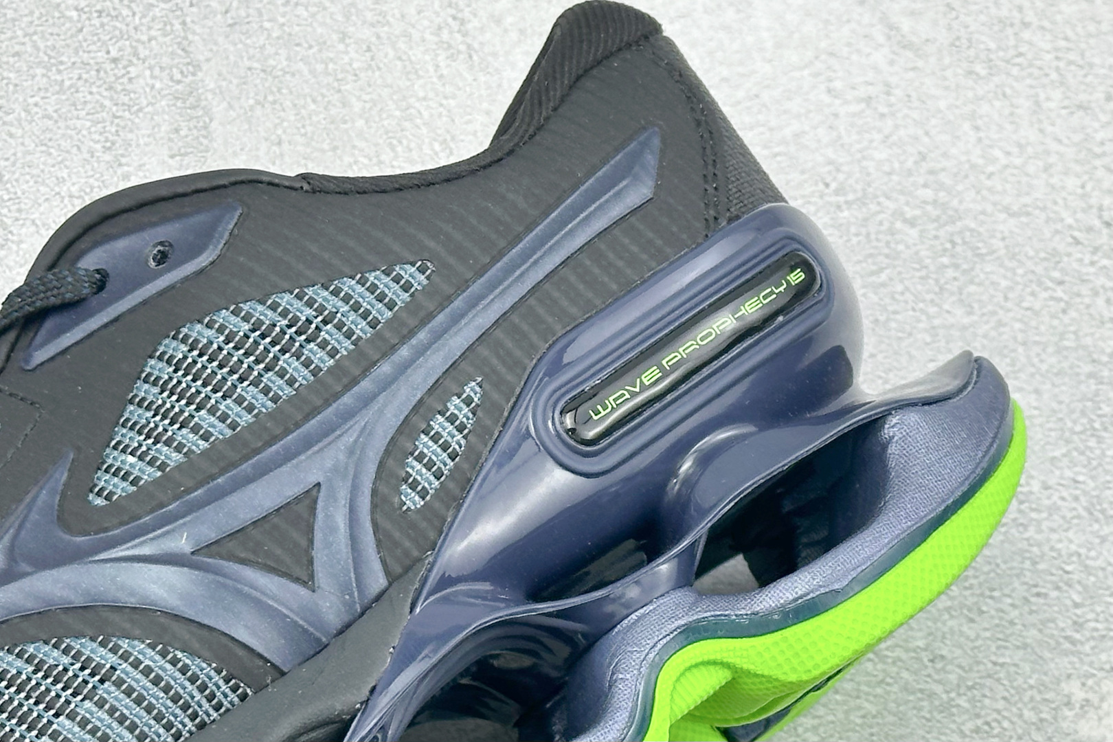 250 Mizuno美津浓15 缓震支撑轻量响应透气舒适防滑耐磨跑步鞋 J1GC26