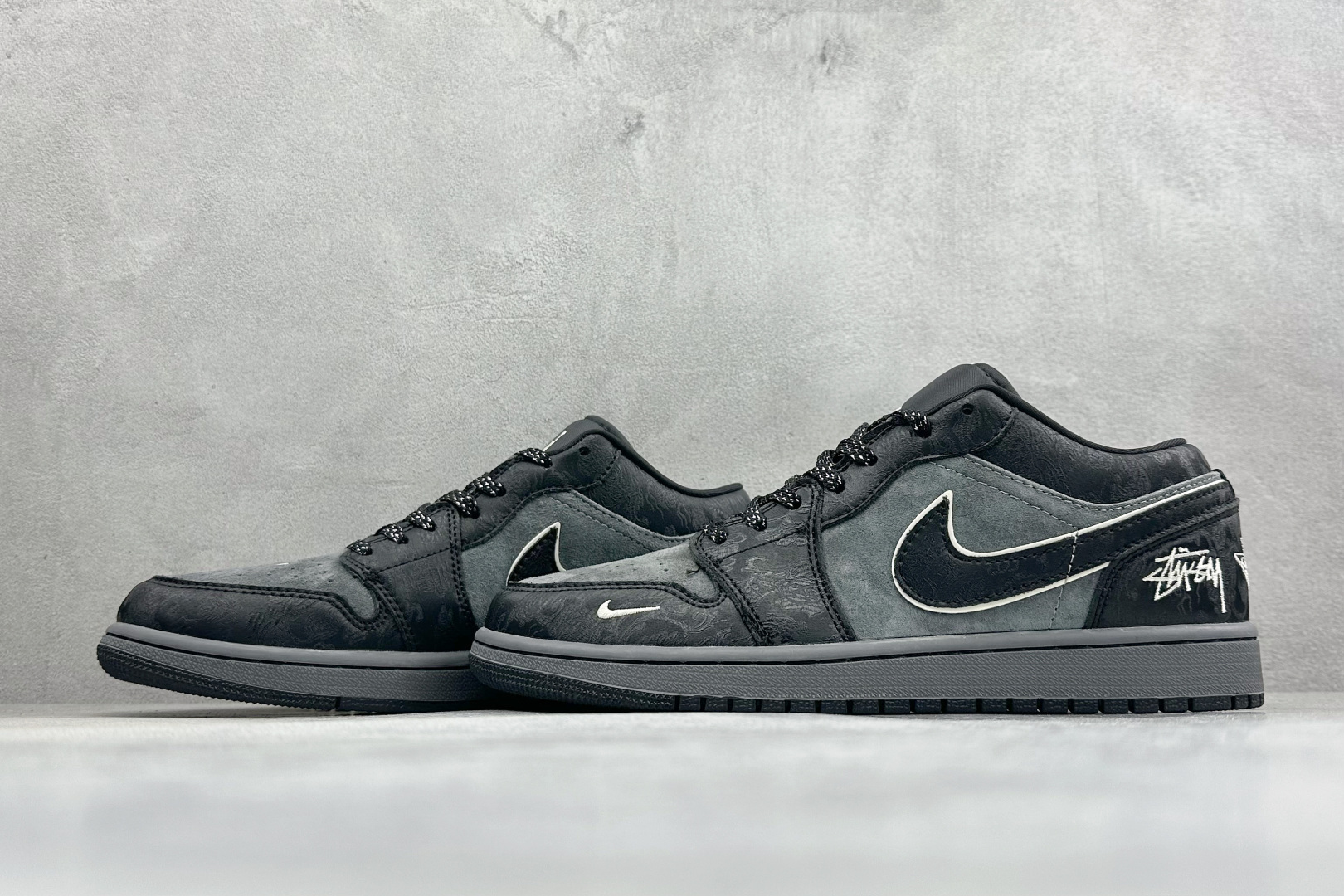 Travis Scott x AJ1 x Stüssy三方联名黑灰低帮 LD8888-015-Top High Quatity Cheap Sneakers Fashion Clothing Clothes Bags handbags Shoes of all Brand wholesale With The best Quality And Beautiful Price from China Factory Chinese suppliers wholesaler seller Travis Scott x AJ1 x Stüssy三方联名黑灰低帮 LD8888-015