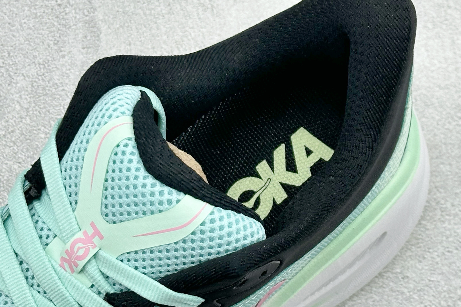 170 ST版HOKA ONE ONE Bondi 9 复古舒适防滑耐磨低帮山地户外跑步鞋 1162014/BTF