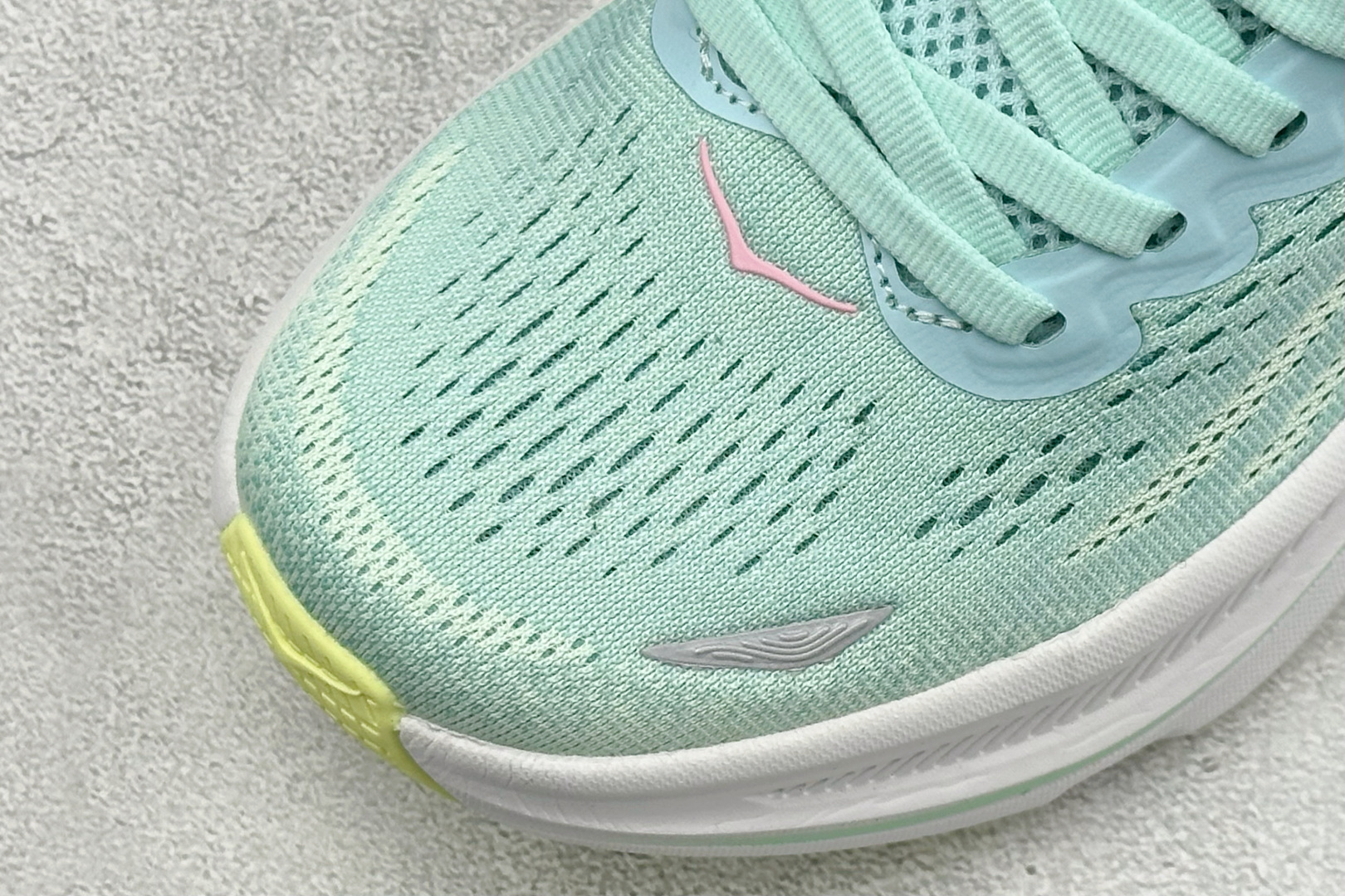 170 ST版HOKA ONE ONE Bondi 9 复古舒适防滑耐磨低帮山地户外跑步鞋 1162014/BTF