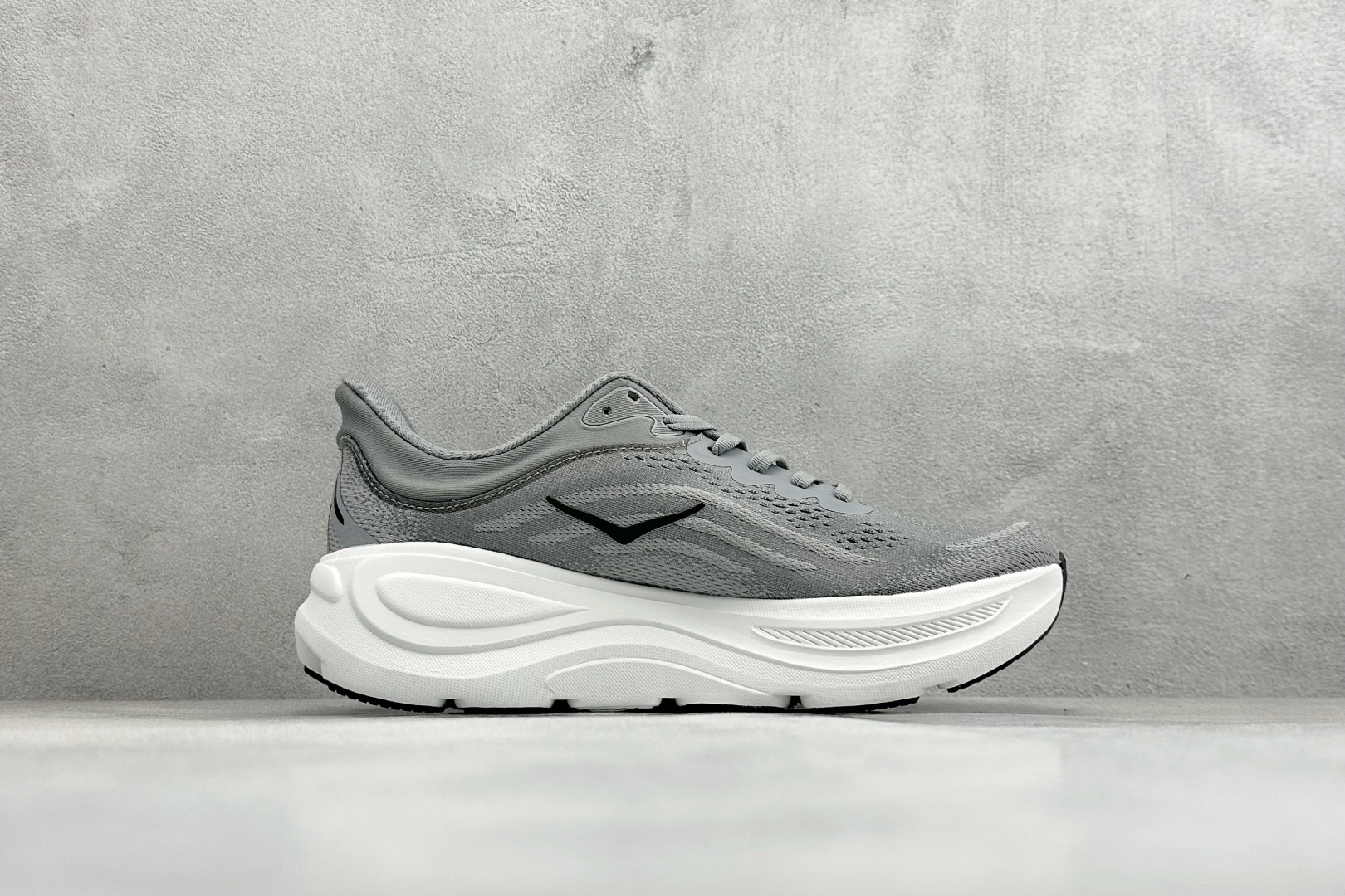 170 ST版HOKA ONE ONE Bondi 9 复古舒适防滑耐磨低帮山地户外跑步鞋 1162011/GCTC