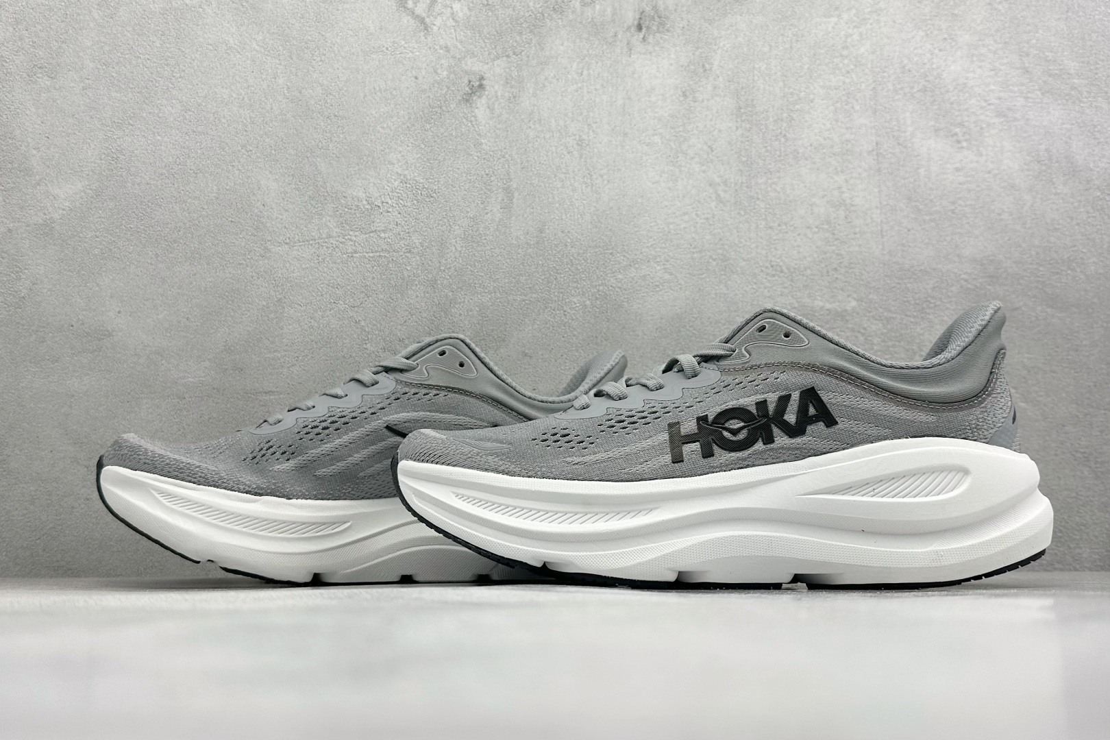 170 ST版HOKA ONE ONE Bondi 9 复古舒适防滑耐磨低帮山地户外跑步鞋 1162011/GCTC