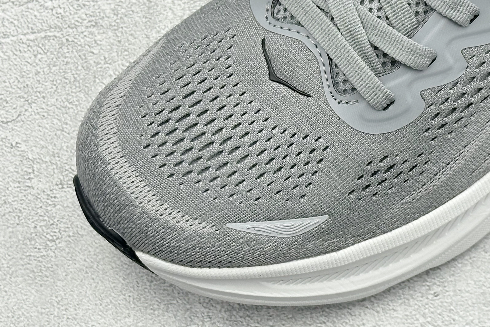 170 ST版HOKA ONE ONE Bondi 9 复古舒适防滑耐磨低帮山地户外跑步鞋 1162011/GCTC