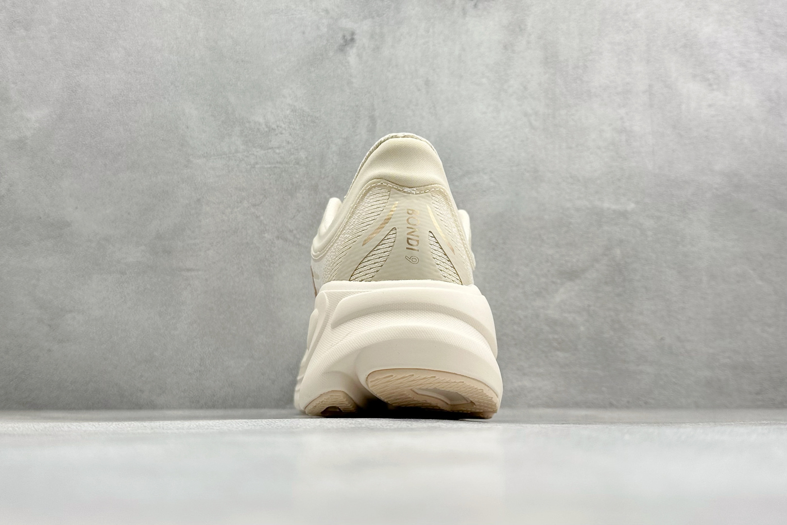 170 ST版HOKA ONE ONE Bondi 9 复古舒适防滑耐磨低帮山地户外跑步鞋 1162012/VCH-Chinese UA Cheap High Quatity Brand Clothes Bags handbags Sneakers wholesale wholesaler seller from China Factory suppliers Fashion Clothing Shoes best Quality Beautiful Price 170 ST版HOKA ONE ONE Bondi 9 复古舒适防滑耐磨低帮山地户外跑步鞋 1162012/VCH