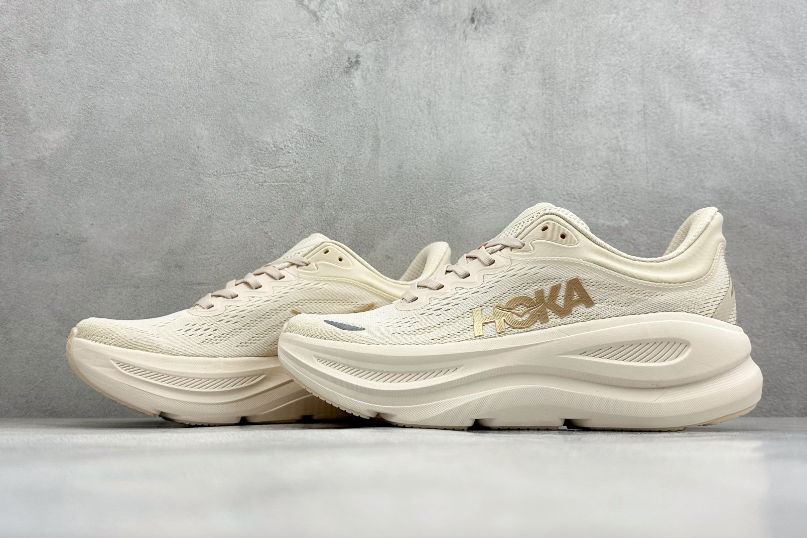170 ST版HOKA ONE ONE Bondi 9 复古舒适防滑耐磨低帮山地户外跑步鞋 1162012/VCH-Chinese UA Cheap High Quatity Brand Clothes Bags handbags Sneakers wholesale wholesaler seller from China Factory suppliers Fashion Clothing Shoes best Quality Beautiful Price 170 ST版HOKA ONE ONE Bondi 9 复古舒适防滑耐磨低帮山地户外跑步鞋 1162012/VCH