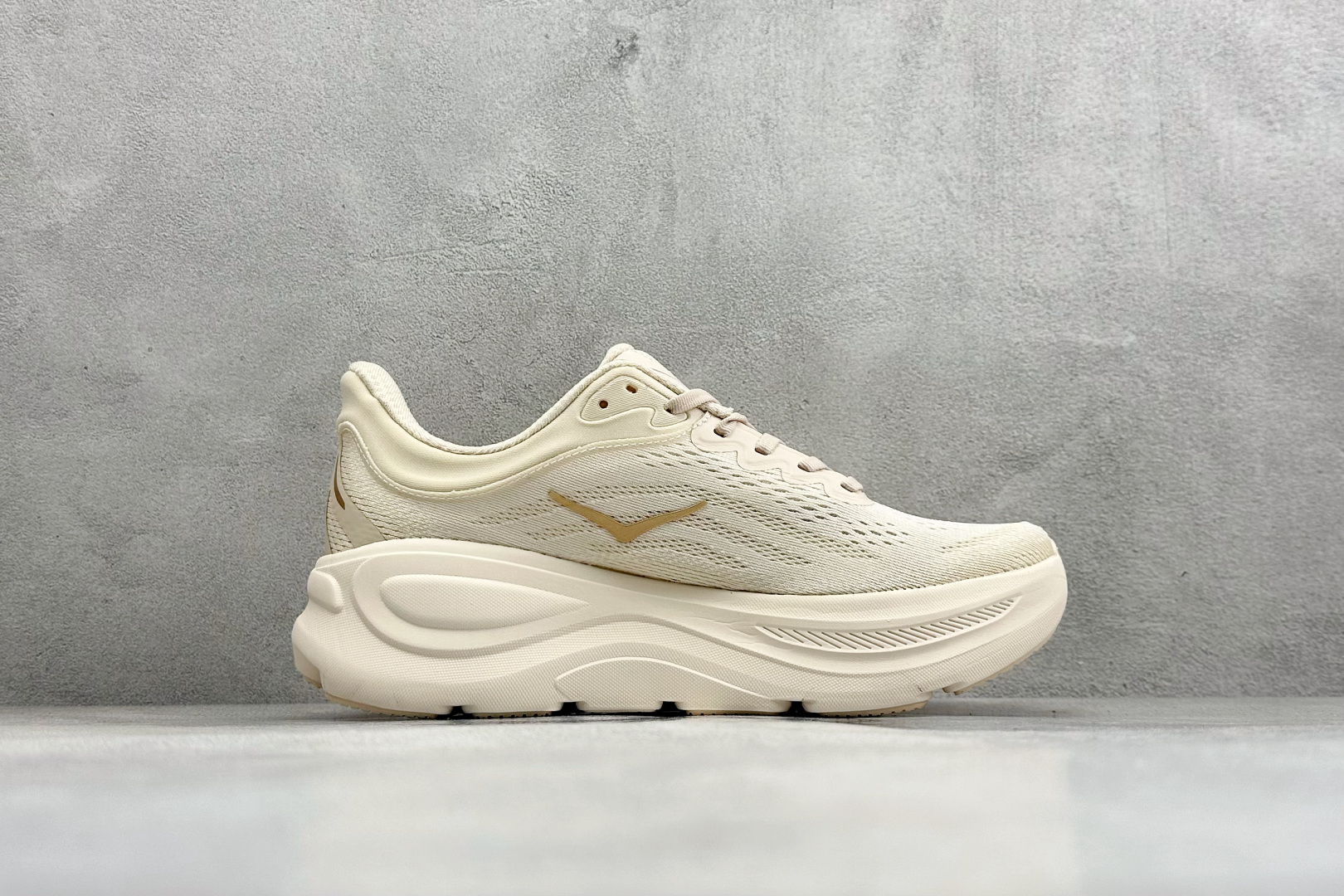 170 ST版HOKA ONE ONE Bondi 9 复古舒适防滑耐磨低帮山地户外跑步鞋 1162012/VCH-Chinese UA Cheap High Quatity Brand Clothes Bags handbags Sneakers wholesale wholesaler seller from China Factory suppliers Fashion Clothing Shoes best Quality Beautiful Price 170 ST版HOKA ONE ONE Bondi 9 复古舒适防滑耐磨低帮山地户外跑步鞋 1162012/VCH