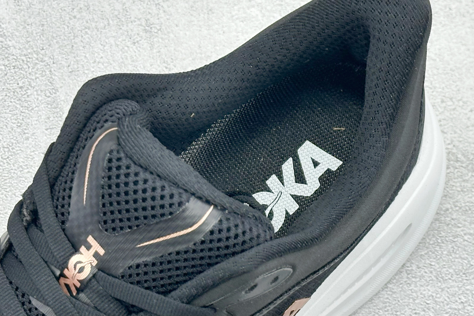 170 ST版HOKA ONE ONE Bondi 9 复古舒适防滑耐磨低帮山地户外跑步鞋 1162012/BRGL