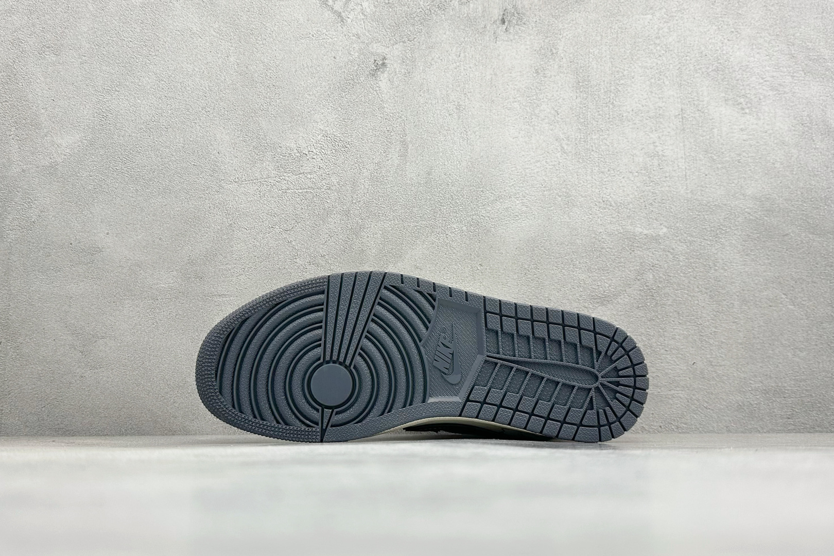 Travis Scott x LV x Air Jordan 1 Low SP AJ1 乔1 低帮文化休闲板鞋 XS2025-DF25-Top High Quatity Cheap Sneakers Fashion Clothing Clothes Bags handbags Shoes of all Brand wholesale With The best Quality And Beautiful Price from China Factory Chinese suppliers wholesaler seller Travis Scott x LV x Air Jordan 1 Low SP AJ1 乔1 低帮文化休闲板鞋 XS2025-DF25