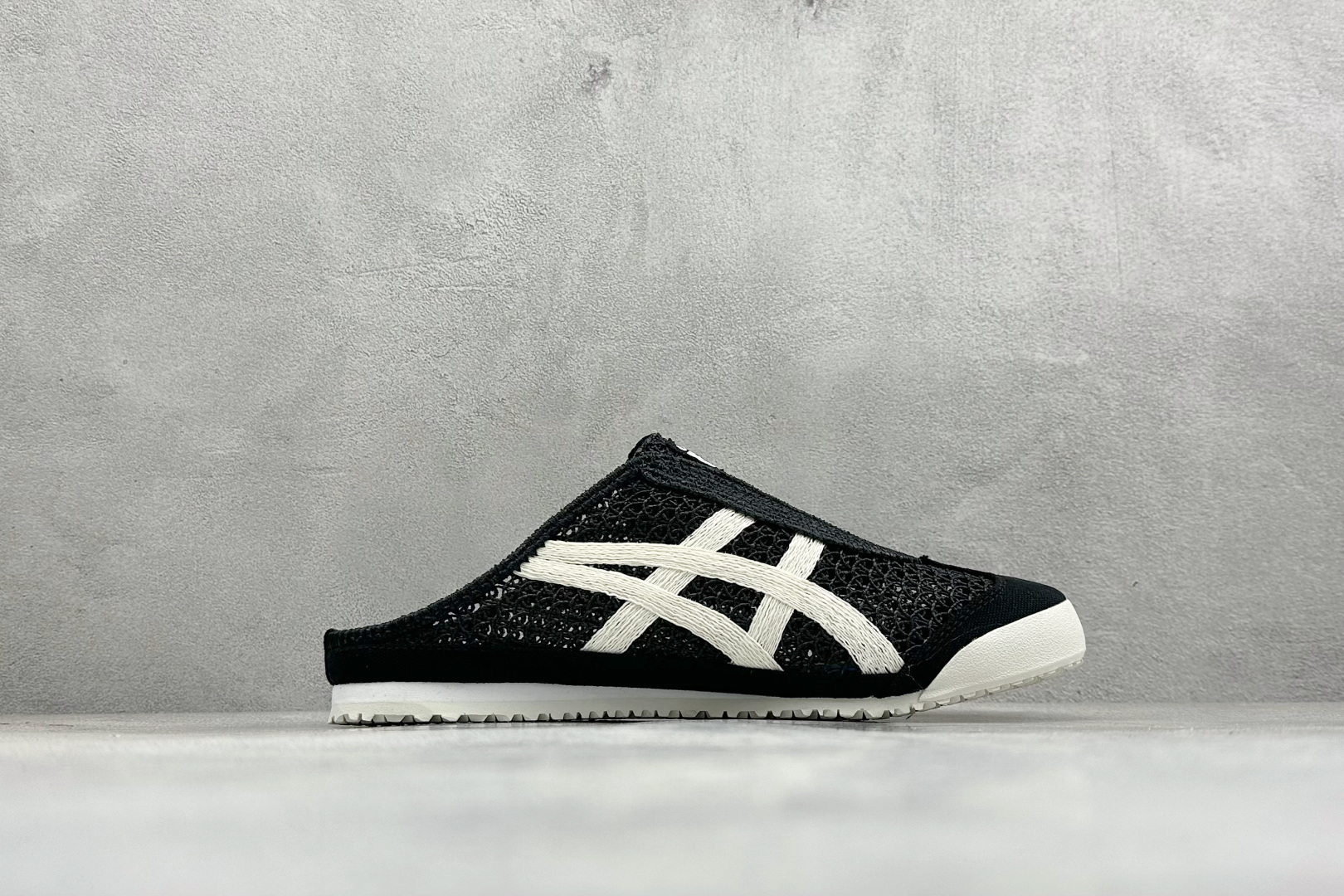 OnitsukaTige /鬼塚虎 Mexico 66 Sabot 网面透气一脚蹬半拖 1183C123-001-Top High Quatity Cheap Sneakers Fashion Clothing Clothes Bags handbags Shoes of all Brand wholesale With The best Quality And Beautiful Price from China Factory Chinese suppliers wholesaler seller OnitsukaTige /鬼塚虎 Mexico 66 Sabot 网面透气一脚蹬半拖 1183C123-001
