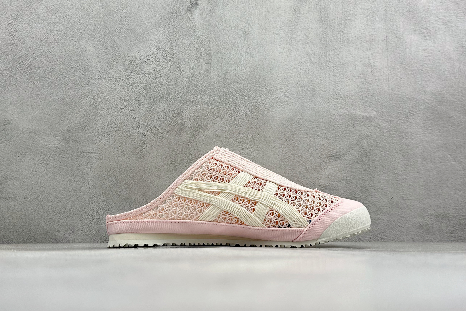 OnitsukaTige /鬼塚虎 Mexico 66 Sabot 网面透气一脚蹬半拖 1183C123-700-Top High Quatity Cheap Sneakers Fashion Clothing Clothes Bags handbags Shoes of all Brand wholesale With The best Quality And Beautiful Price from China Factory Chinese suppliers wholesaler seller OnitsukaTige /鬼塚虎 Mexico 66 Sabot 网面透气一脚蹬半拖 1183C123-700