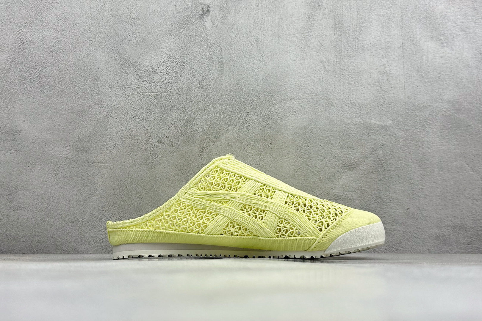 OnitsukaTige /鬼塚虎 Mexico 66 Sabot 网面透气一脚蹬半拖 1183A707-750-Top High Quatity Cheap Sneakers Fashion Clothing Clothes Bags handbags Shoes of all Brand wholesale With The best Quality And Beautiful Price from China Factory Chinese suppliers wholesaler seller OnitsukaTige /鬼塚虎 Mexico 66 Sabot 网面透气一脚蹬半拖 1183A707-750