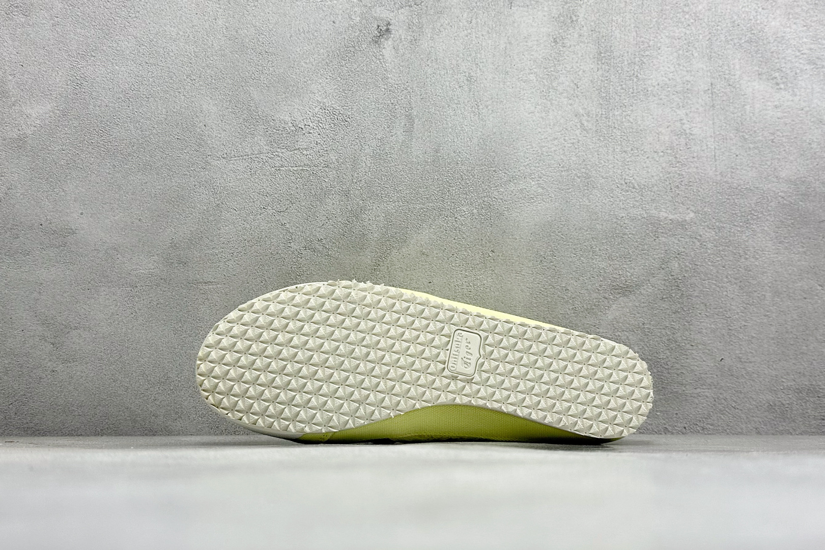 OnitsukaTige /鬼塚虎 Mexico 66 Sabot 网面透气一脚蹬半拖 1183A707-750-Top High Quatity Cheap Sneakers Fashion Clothing Clothes Bags handbags Shoes of all Brand wholesale With The best Quality And Beautiful Price from China Factory Chinese suppliers wholesaler seller OnitsukaTige /鬼塚虎 Mexico 66 Sabot 网面透气一脚蹬半拖 1183A707-750