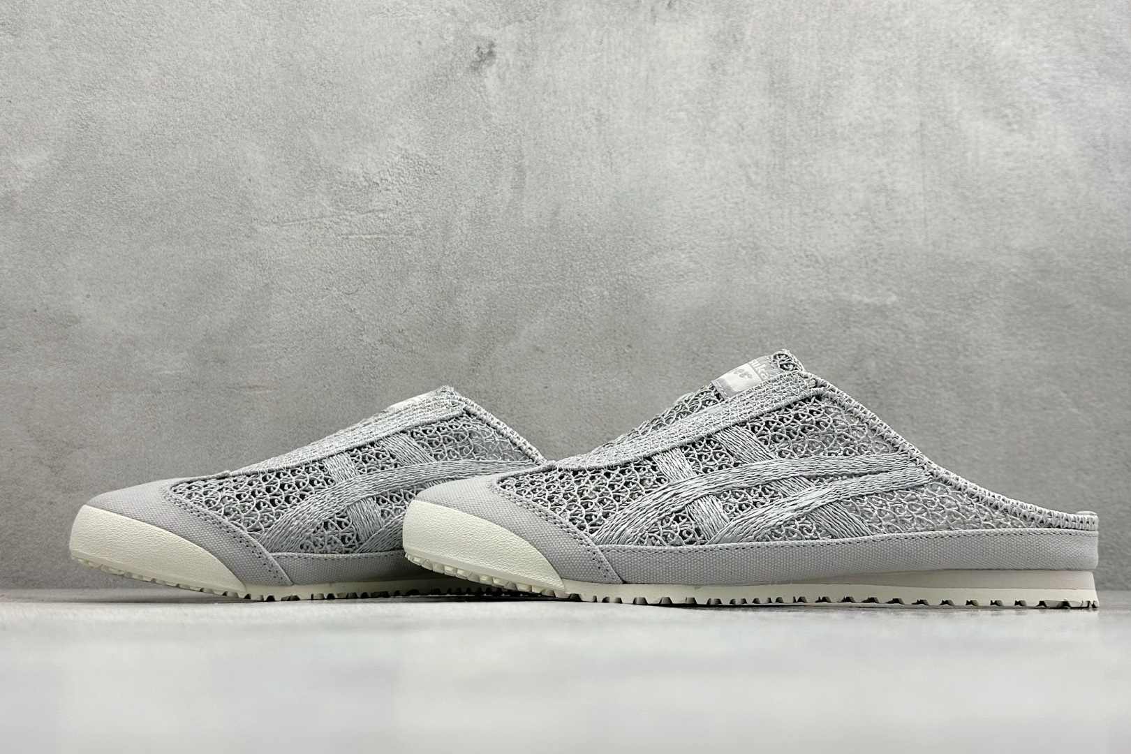 OnitsukaTige /鬼塚虎 Mexico 66 Sabot 网面透气一脚蹬半拖 1183A707-020-莆田鞋,莆田鞋货源,高仿鞋,高仿鞋货源,安福档口,莆田高仿鞋,莆田鞋批发,高仿鞋批发,莆田高仿运动鞋,高仿运动鞋,莆田运动鞋 OnitsukaTige /鬼塚虎 Mexico 66 Sabot 网面透气一脚蹬半拖 1183A707-020