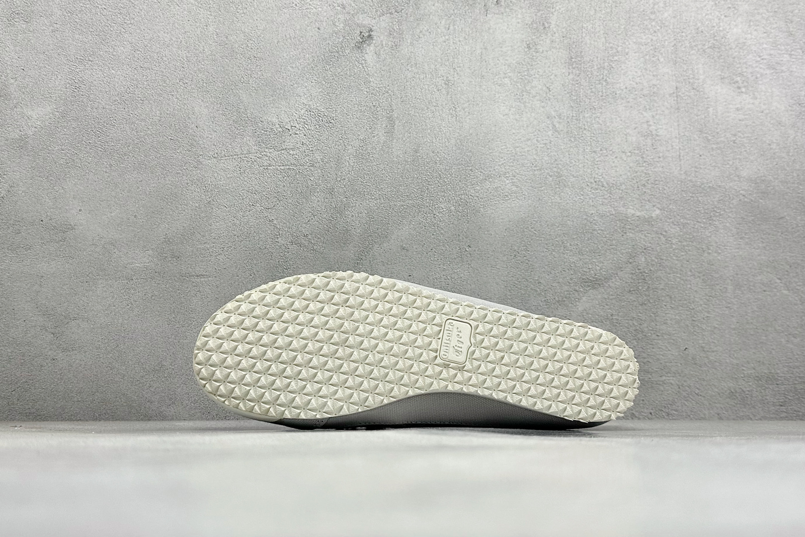 OnitsukaTige /鬼塚虎 Mexico 66 Sabot 网面透气一脚蹬半拖 1183A707-020-莆田鞋,莆田鞋货源,高仿鞋,高仿鞋货源,安福档口,莆田高仿鞋,莆田鞋批发,高仿鞋批发,莆田高仿运动鞋,高仿运动鞋,莆田运动鞋 OnitsukaTige /鬼塚虎 Mexico 66 Sabot 网面透气一脚蹬半拖 1183A707-020