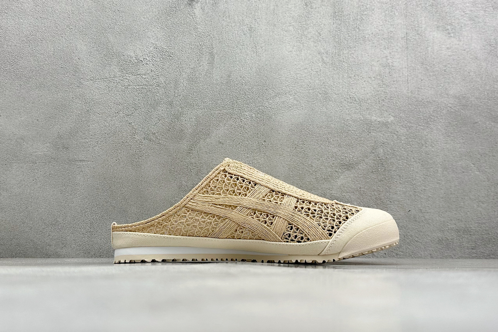 OnitsukaTige /鬼塚虎 Mexico 66 Sabot 网面透气一脚蹬半拖 1183C123-250-Top High Quatity Cheap Sneakers Fashion Clothing Clothes Bags handbags Shoes of all Brand wholesale With The best Quality And Beautiful Price from China Factory Chinese suppliers wholesaler seller OnitsukaTige /鬼塚虎 Mexico 66 Sabot 网面透气一脚蹬半拖 1183C123-250