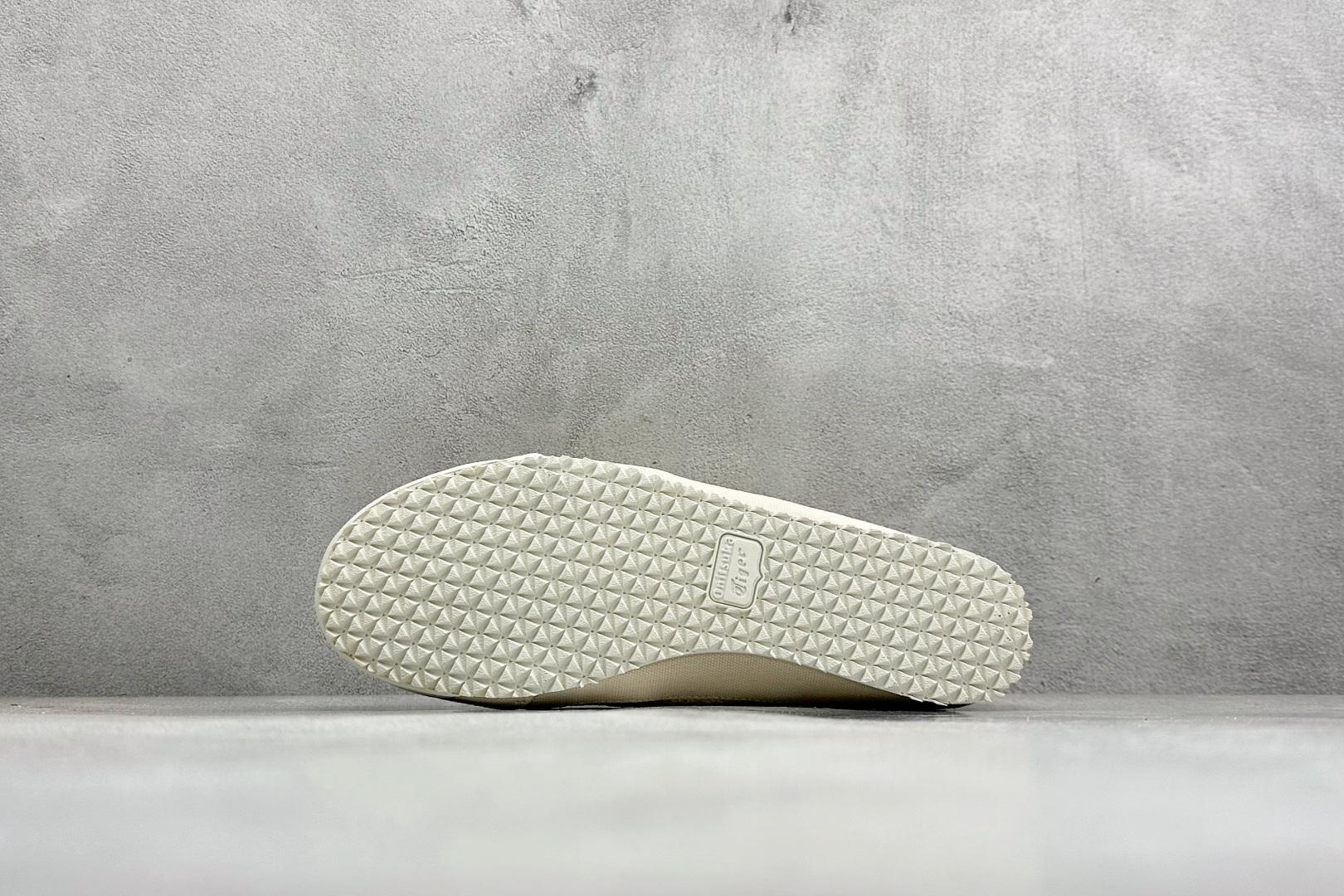OnitsukaTige /鬼塚虎 Mexico 66 Sabot 网面透气一脚蹬半拖 1183C123-104-Top High Quatity Cheap Sneakers Fashion Clothing Clothes Bags handbags Shoes of all Brand wholesale With The best Quality And Beautiful Price from China Factory Chinese suppliers wholesaler seller OnitsukaTige /鬼塚虎 Mexico 66 Sabot 网面透气一脚蹬半拖 1183C123-104