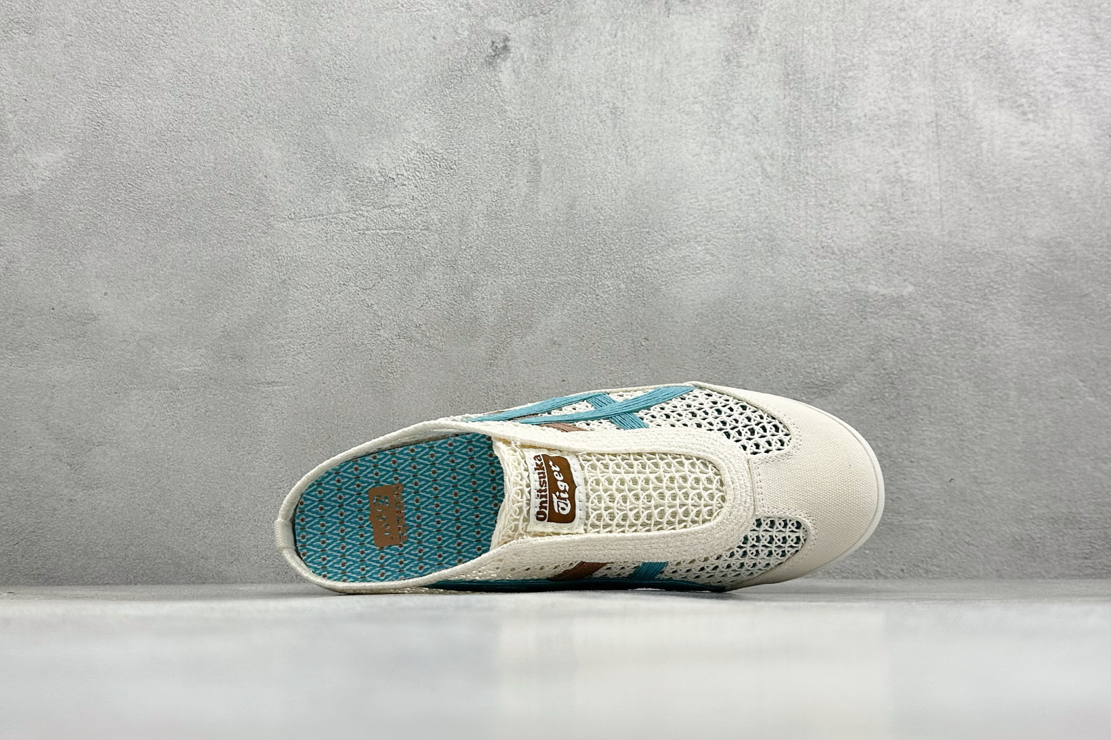 OnitsukaTige /鬼塚虎 Mexico 66 Sabot 网面透气一脚蹬半拖 1183C208-100-Top High Quatity Cheap Sneakers Fashion Clothing Clothes Bags handbags Shoes of all Brand wholesale With The best Quality And Beautiful Price from China Factory Chinese suppliers wholesaler seller OnitsukaTige /鬼塚虎 Mexico 66 Sabot 网面透气一脚蹬半拖 1183C208-100