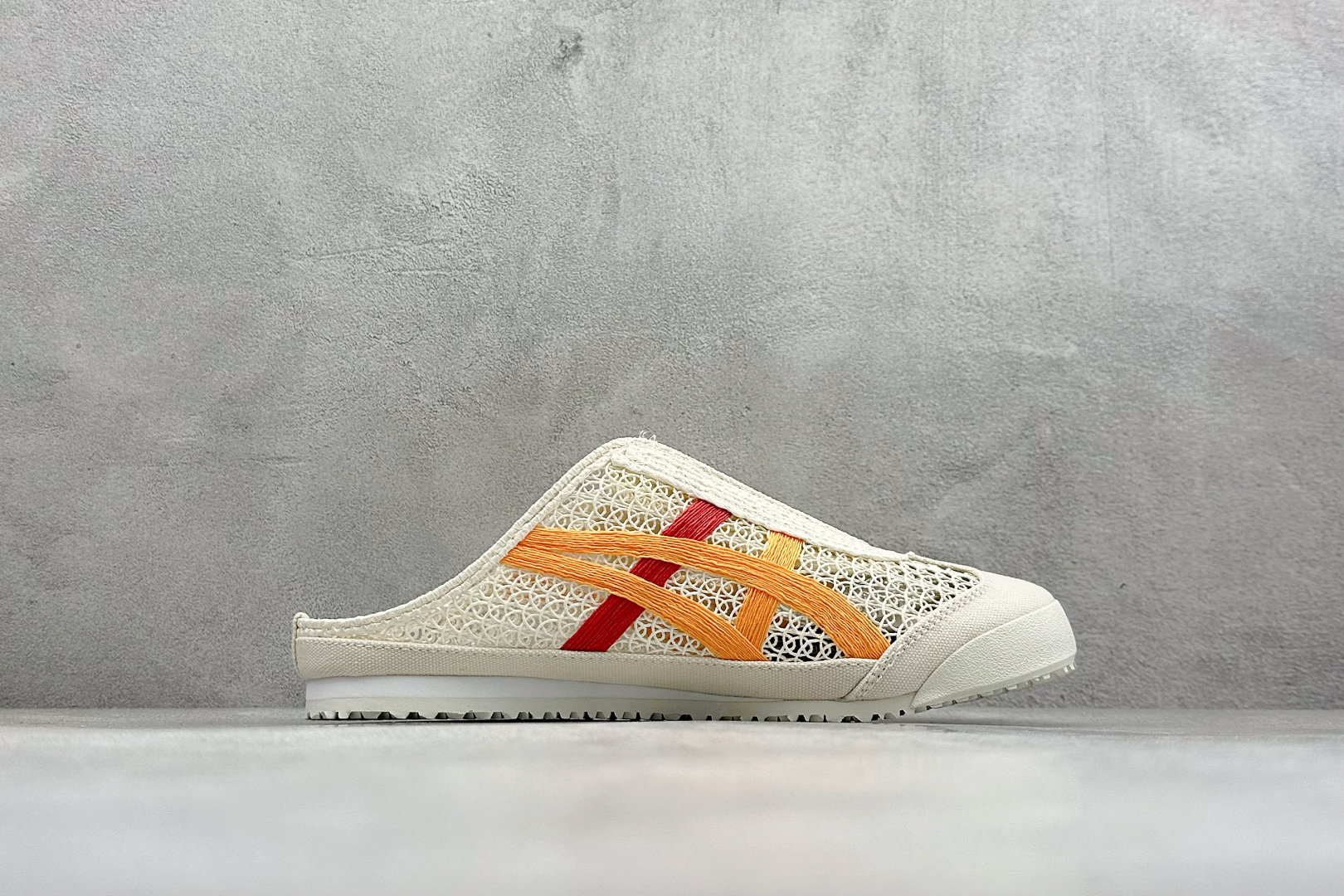 OnitsukaTige /鬼塚虎 Mexico 66 Sabot 网面透气一脚蹬半拖 1183A707-106