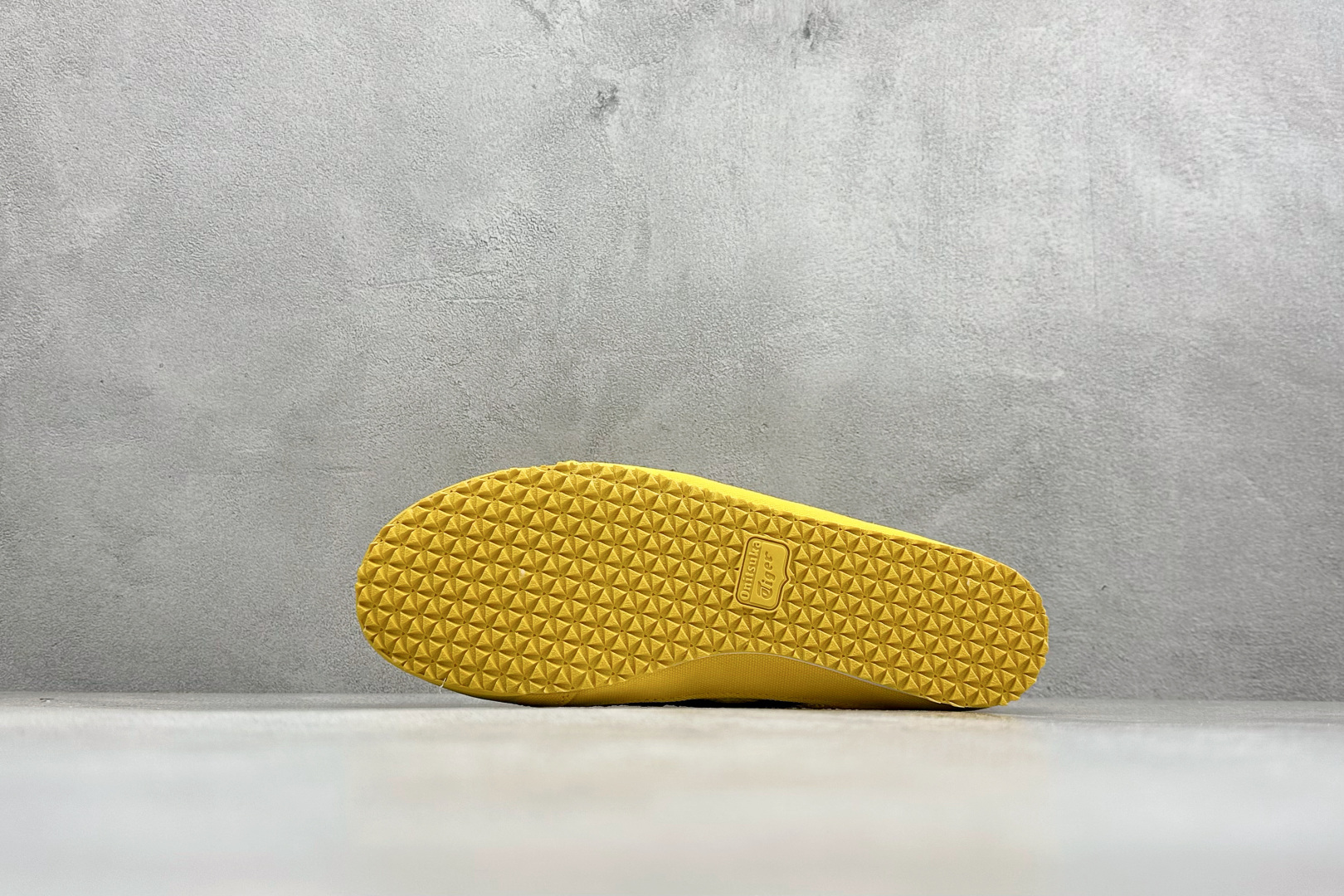 OnitsukaTige /鬼塚虎 Mexico 66 Sabot 网面透气一脚蹬半拖 1183C123-750-Top High Quatity Cheap Sneakers Fashion Clothing Clothes Bags handbags Shoes of all Brand wholesale With The best Quality And Beautiful Price from China Factory Chinese suppliers wholesaler seller OnitsukaTige /鬼塚虎 Mexico 66 Sabot 网面透气一脚蹬半拖 1183C123-750