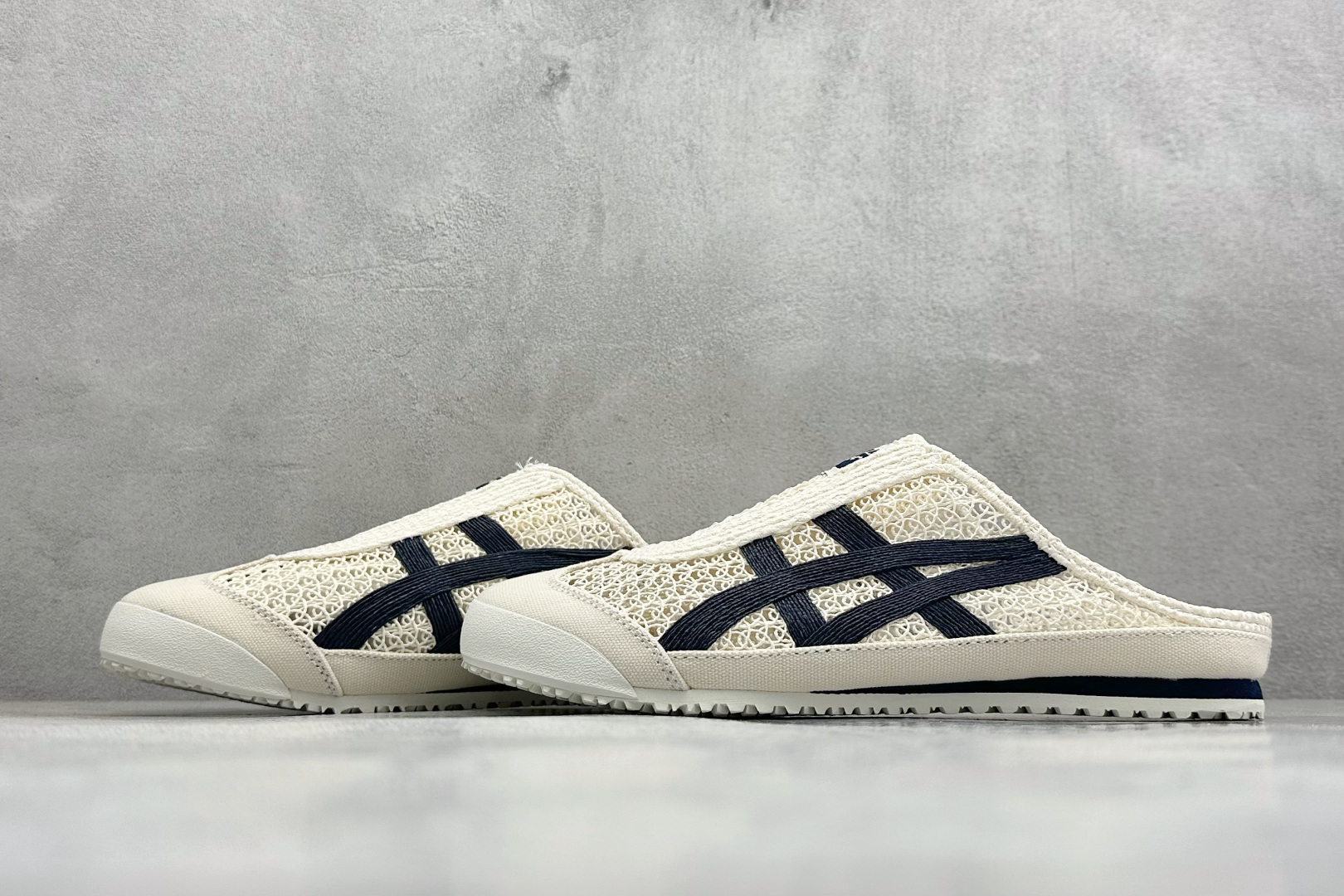 OnitsukaTige /鬼塚虎 Mexico 66 Sabot 网面透气一脚蹬半拖 1183C123-200-Top High Quatity Cheap Sneakers Fashion Clothing Clothes Bags handbags Shoes of all Brand wholesale With The best Quality And Beautiful Price from China Factory Chinese suppliers wholesaler seller OnitsukaTige /鬼塚虎 Mexico 66 Sabot 网面透气一脚蹬半拖 1183C123-200