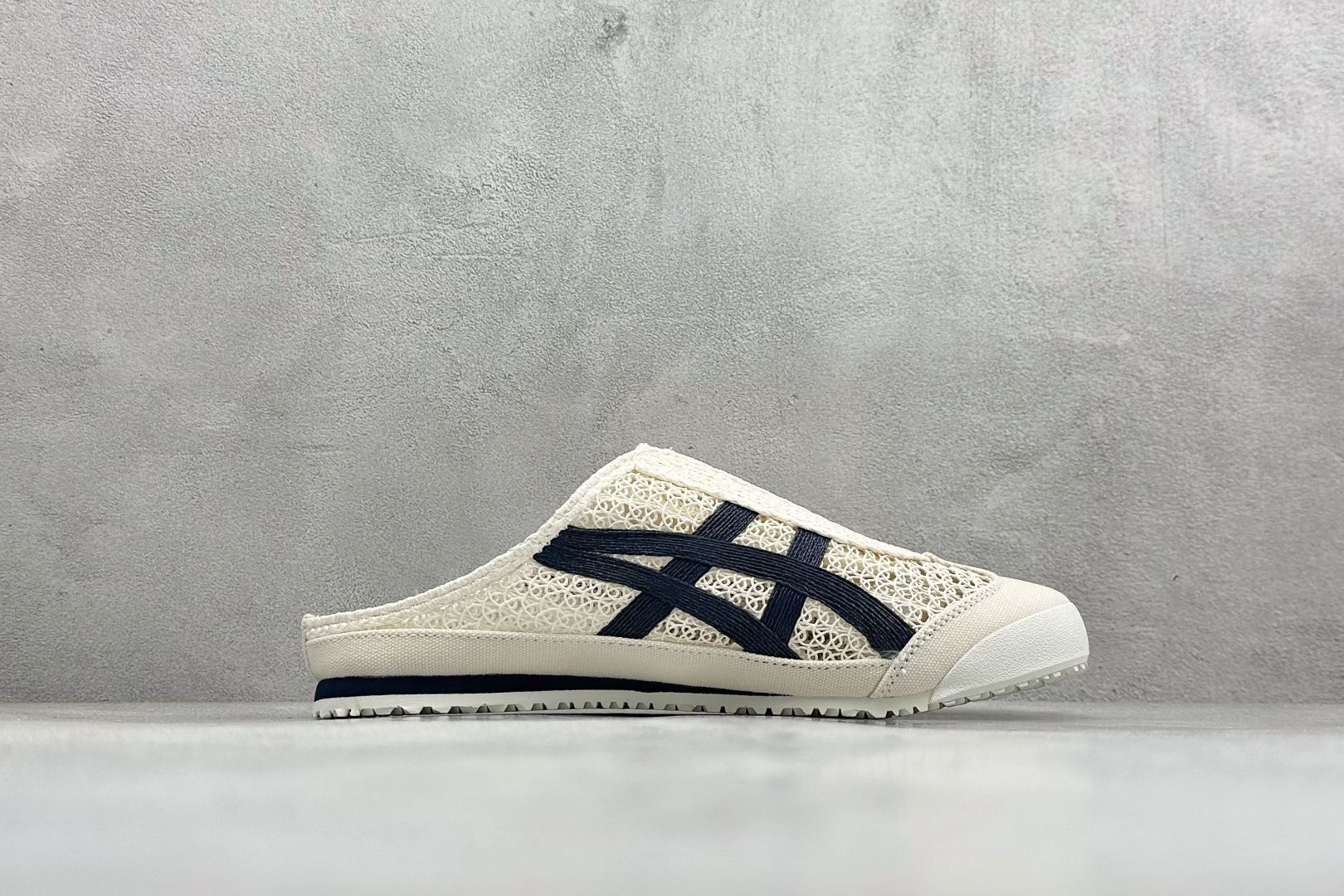OnitsukaTige /鬼塚虎 Mexico 66 Sabot 网面透气一脚蹬半拖 1183C123-200-Top High Quatity Cheap Sneakers Fashion Clothing Clothes Bags handbags Shoes of all Brand wholesale With The best Quality And Beautiful Price from China Factory Chinese suppliers wholesaler seller OnitsukaTige /鬼塚虎 Mexico 66 Sabot 网面透气一脚蹬半拖 1183C123-200